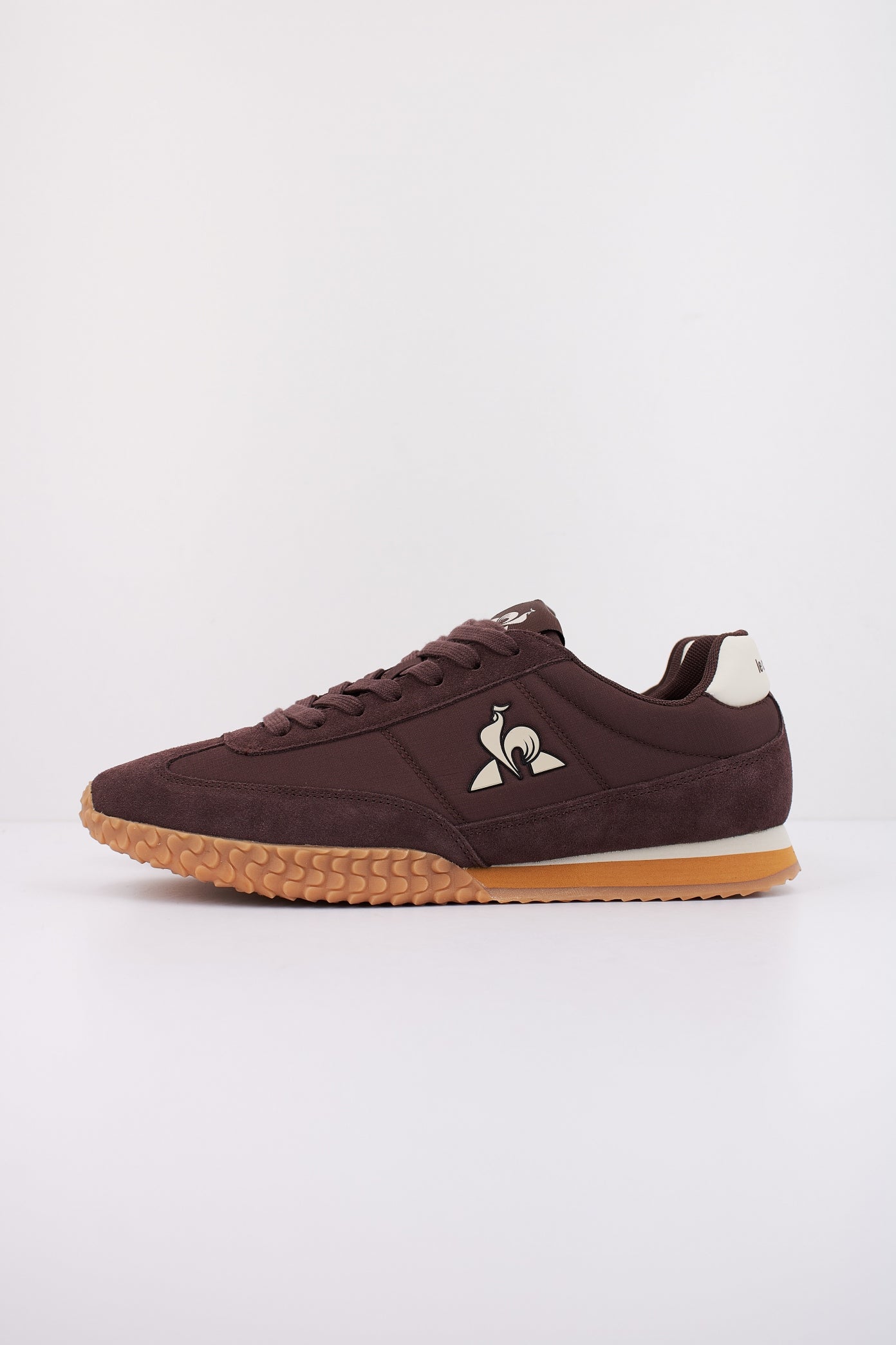 LE COQ SPORTIF  VELOCE en color BURDEOS  (1)