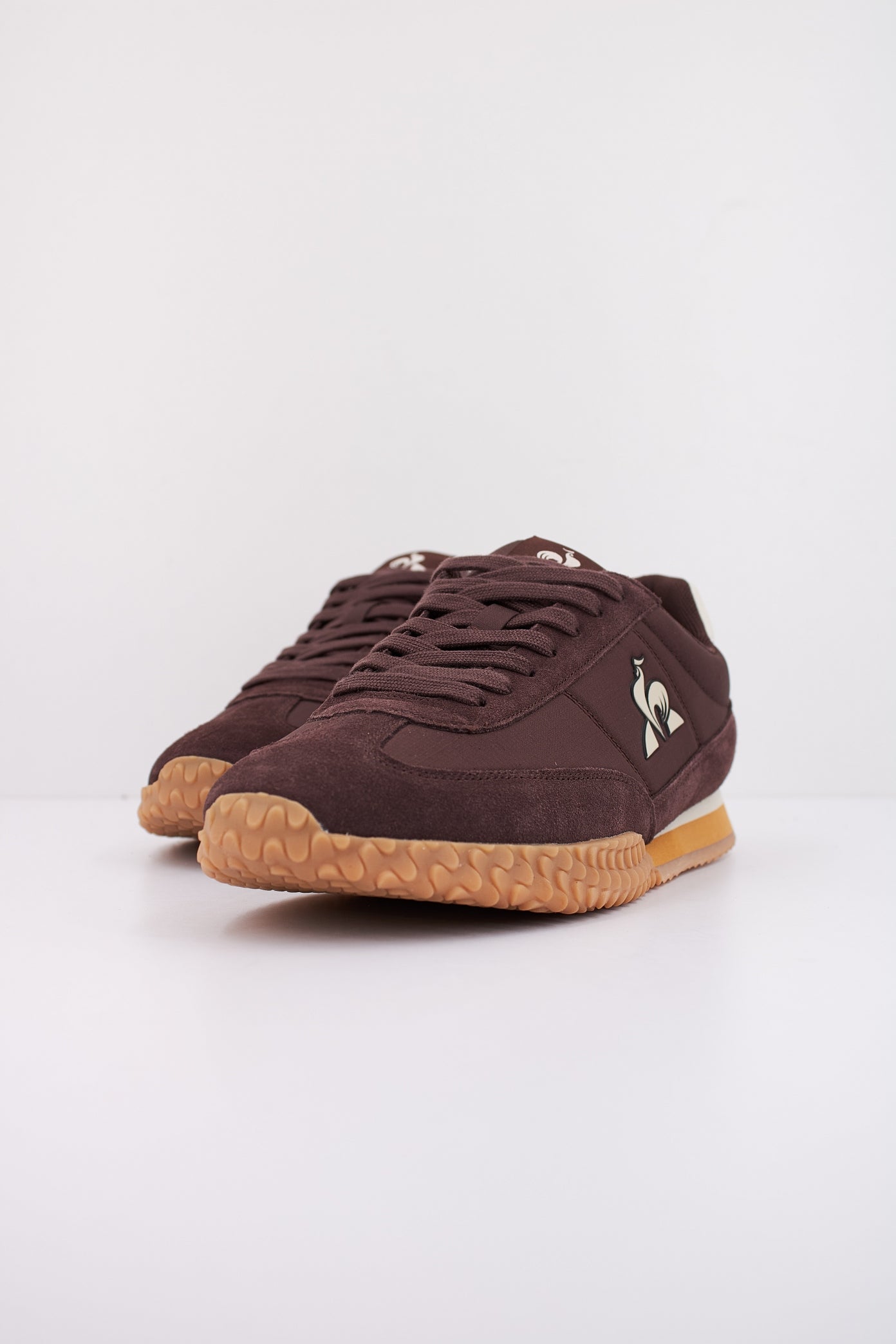 LE COQ SPORTIF  VELOCE en color BURDEOS  (2)