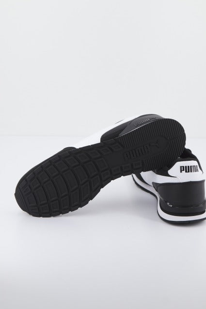 PUMA RUNNER V NL en color NEGRO  (4)