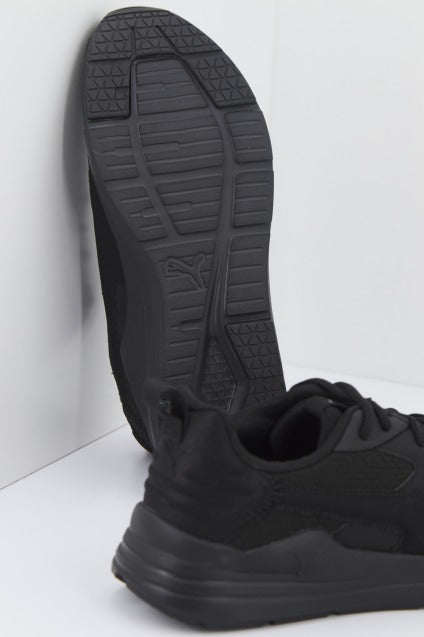 PUMA  WIRED RUN PURE en color NEGRO  (3)