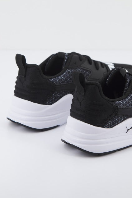 PUMA WIRED RUN PURE en color NEGRO  (2)