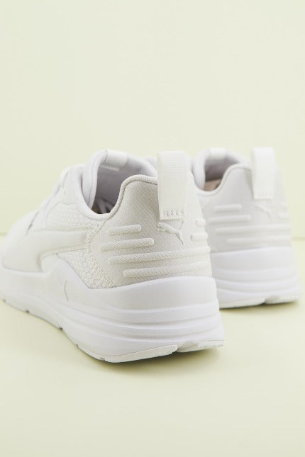 PUMA WIRED RUN PURE en color BLANCO  (3)