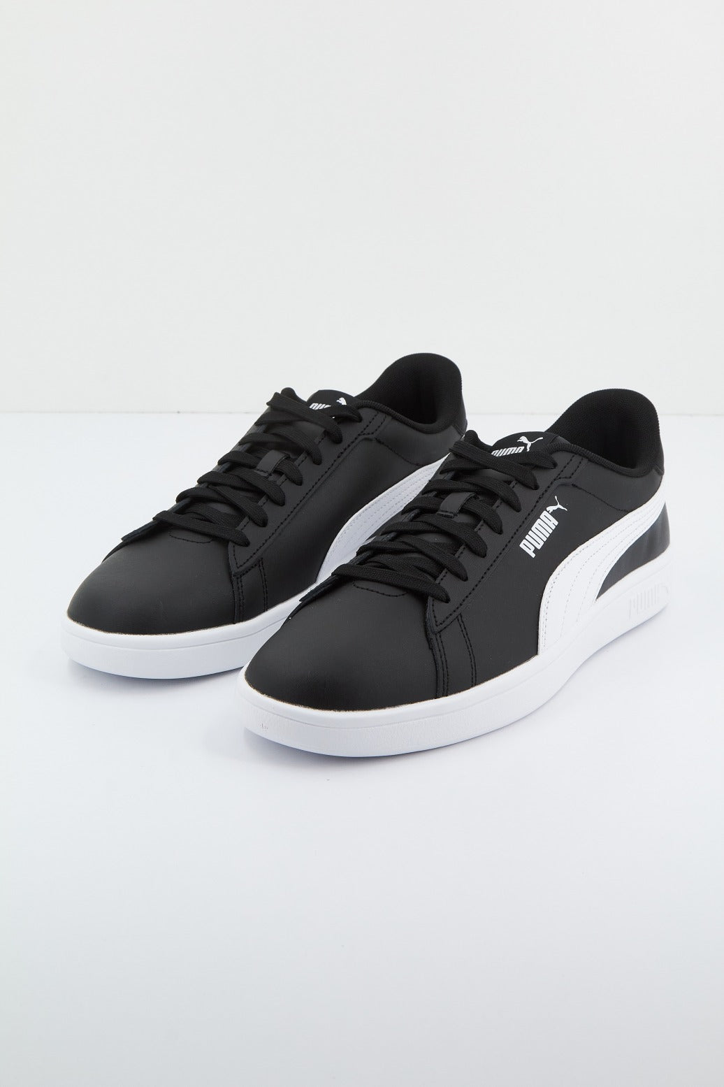 PUMA SMASH . L en color NEGRO  (1)