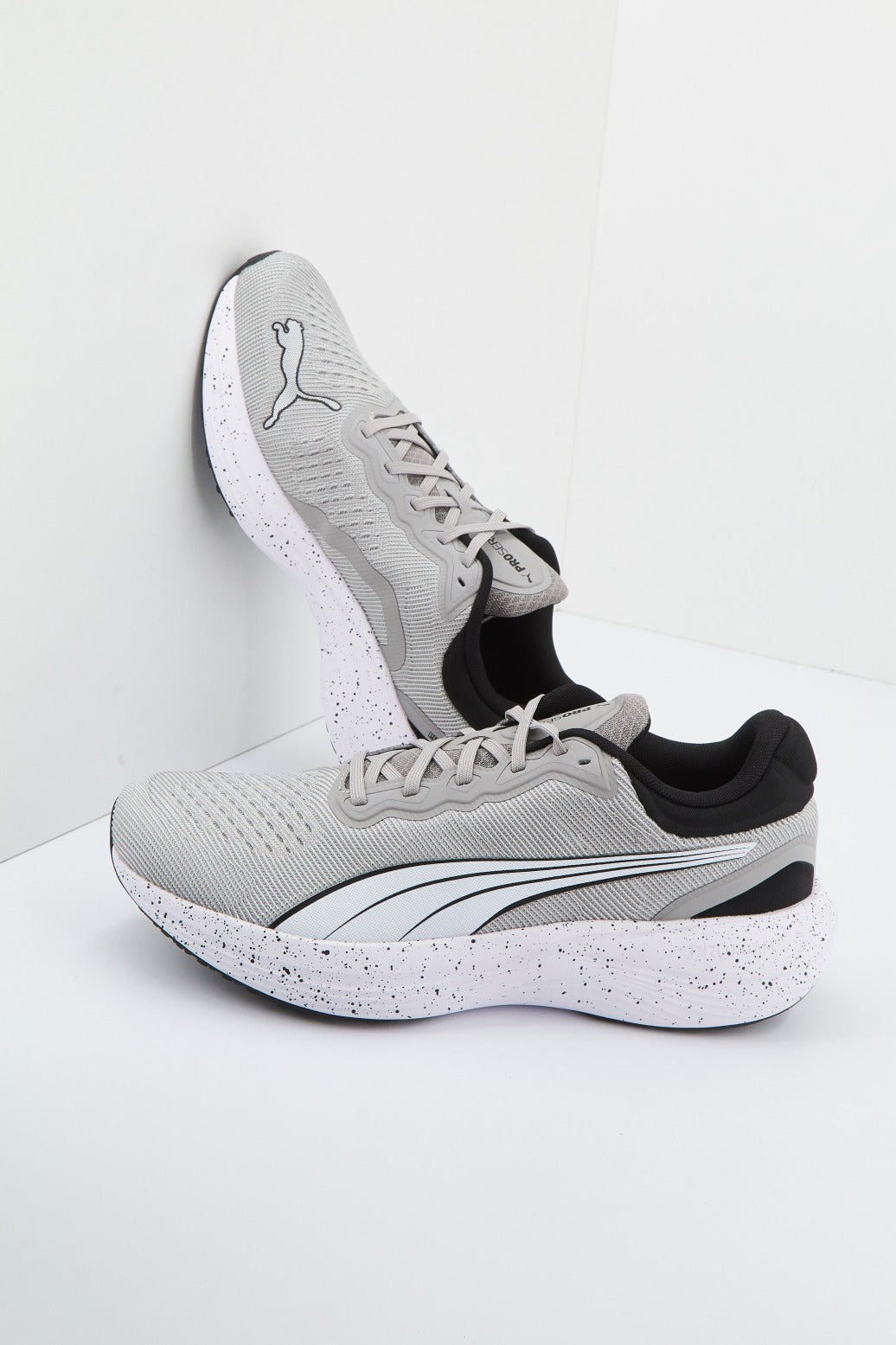 PUMA SCEND PRO ENGINEERED en color GRIS  (4)