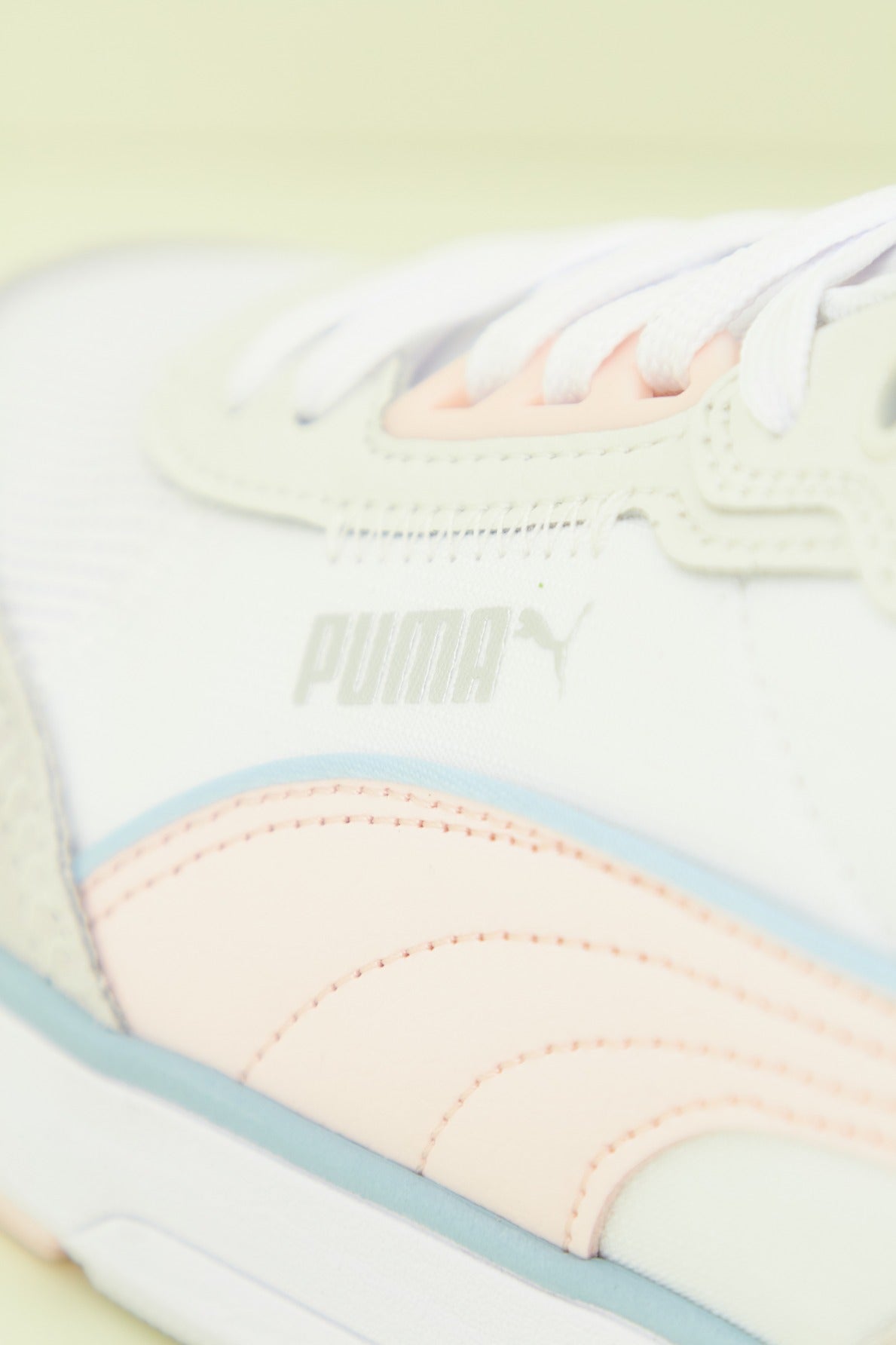 PUMA R en color BLANCO  (3)