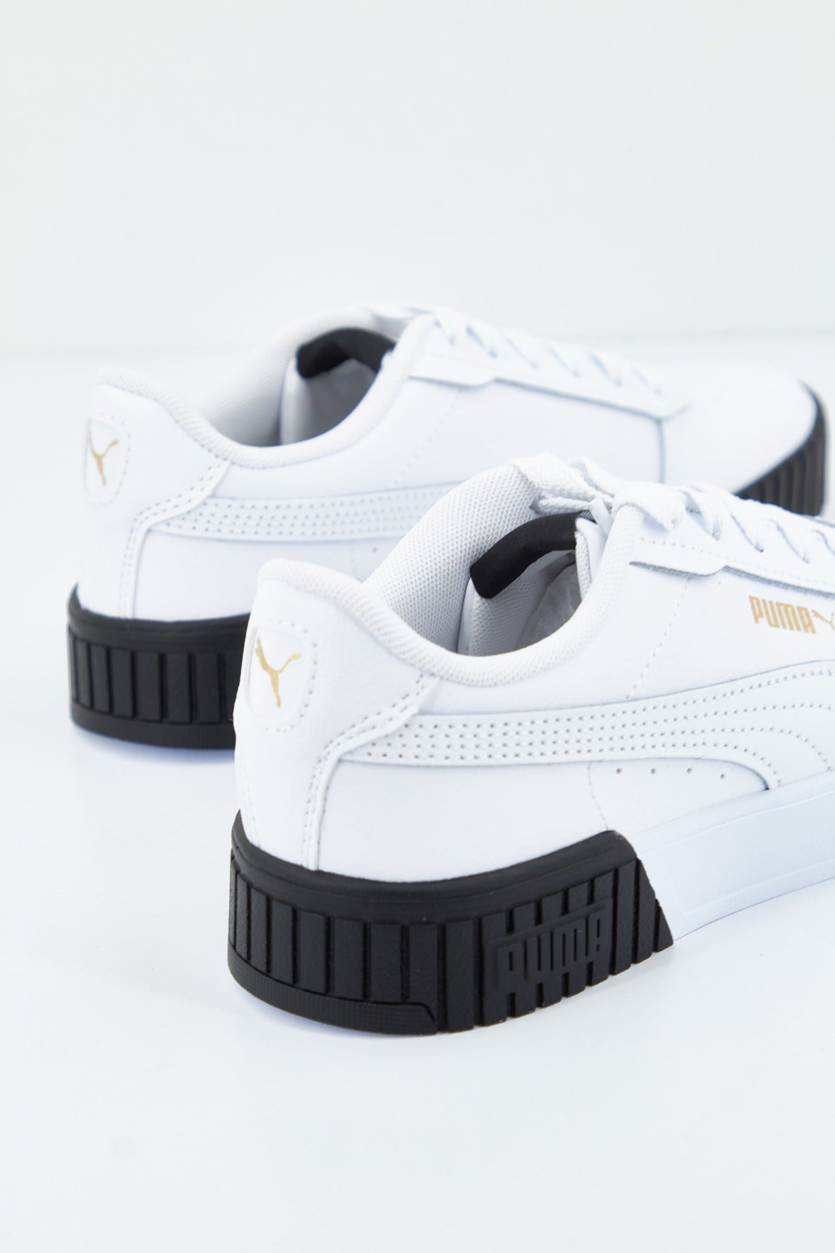 PUMA CARINA . en color BLANCO  (3)