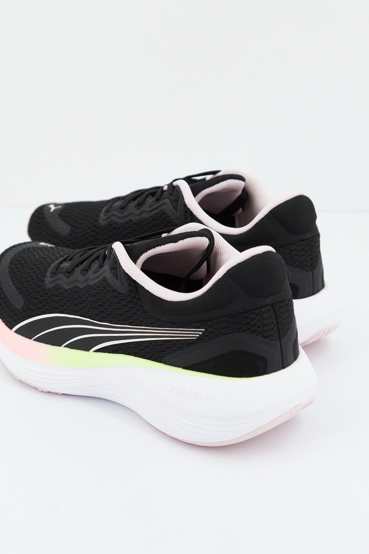 PUMA SCEND PRO en color NEGRO  (3)