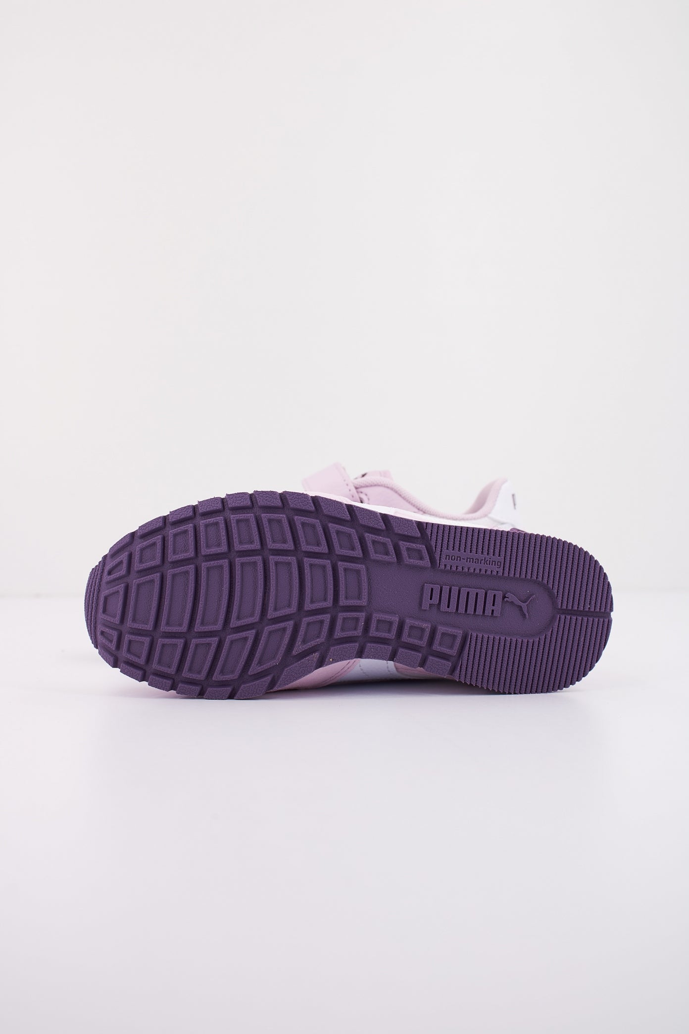 PUMA RUNNER V MESH en color ROSA  (4)