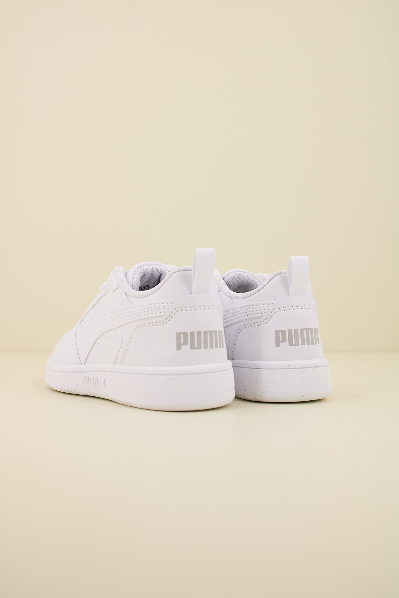 PUMA REBOUND V Lo A en color BLANCO  (3)