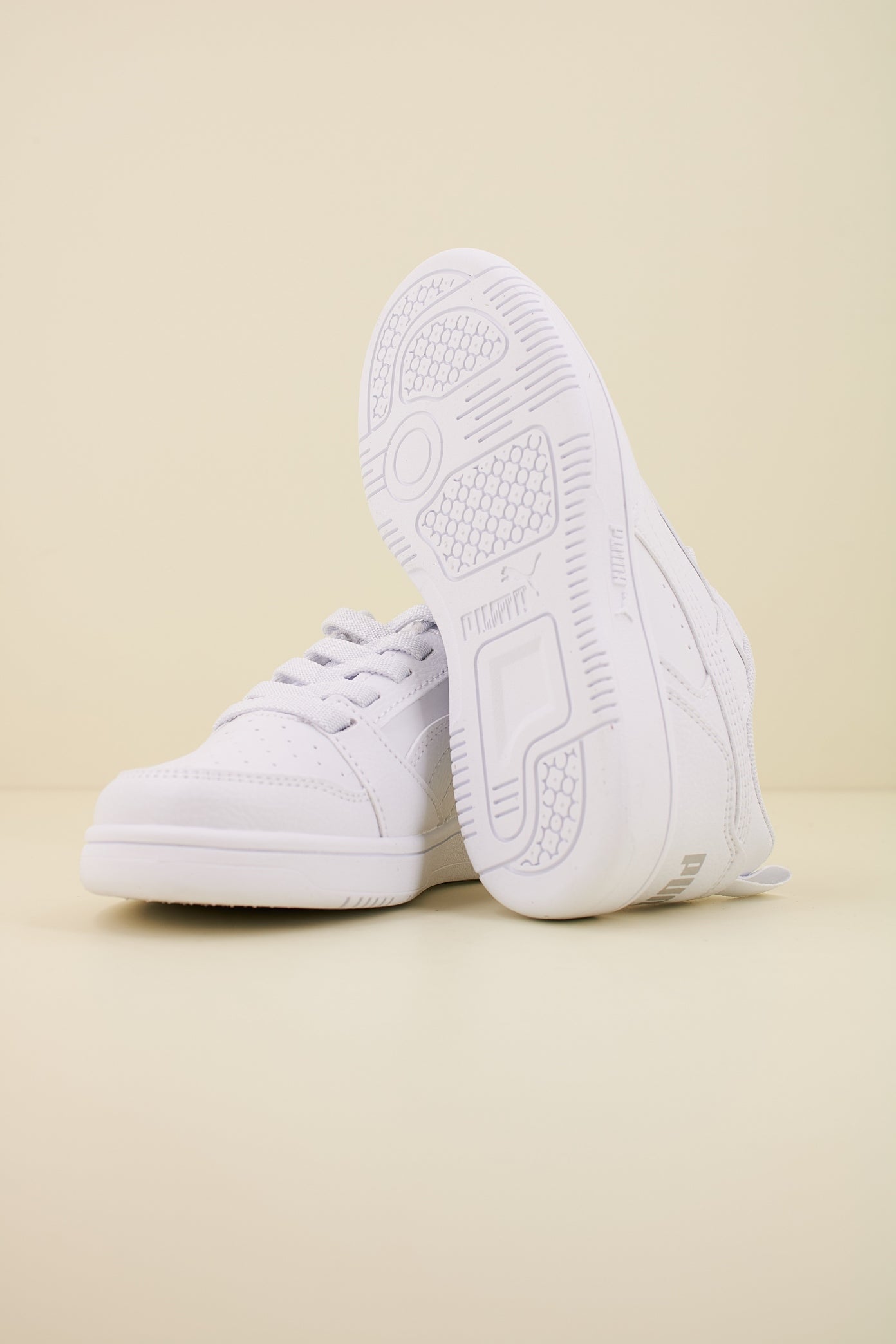 PUMA REBOUND V Lo A en color BLANCO  (4)