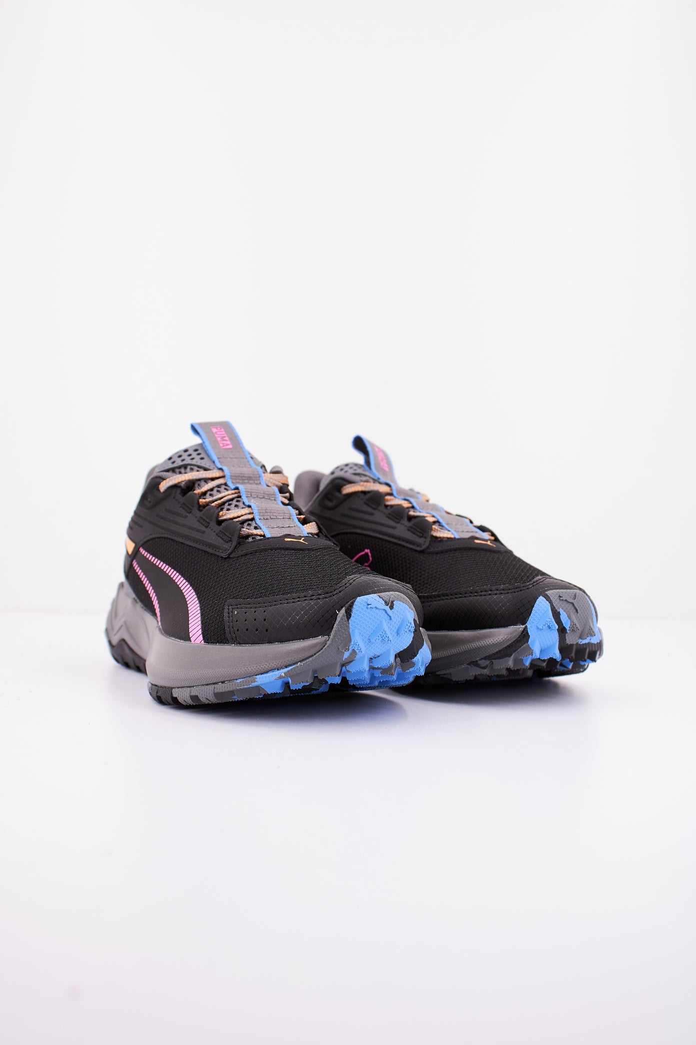 PUMA  EXTEND LITE TRAIL en color NEGRO  (2)