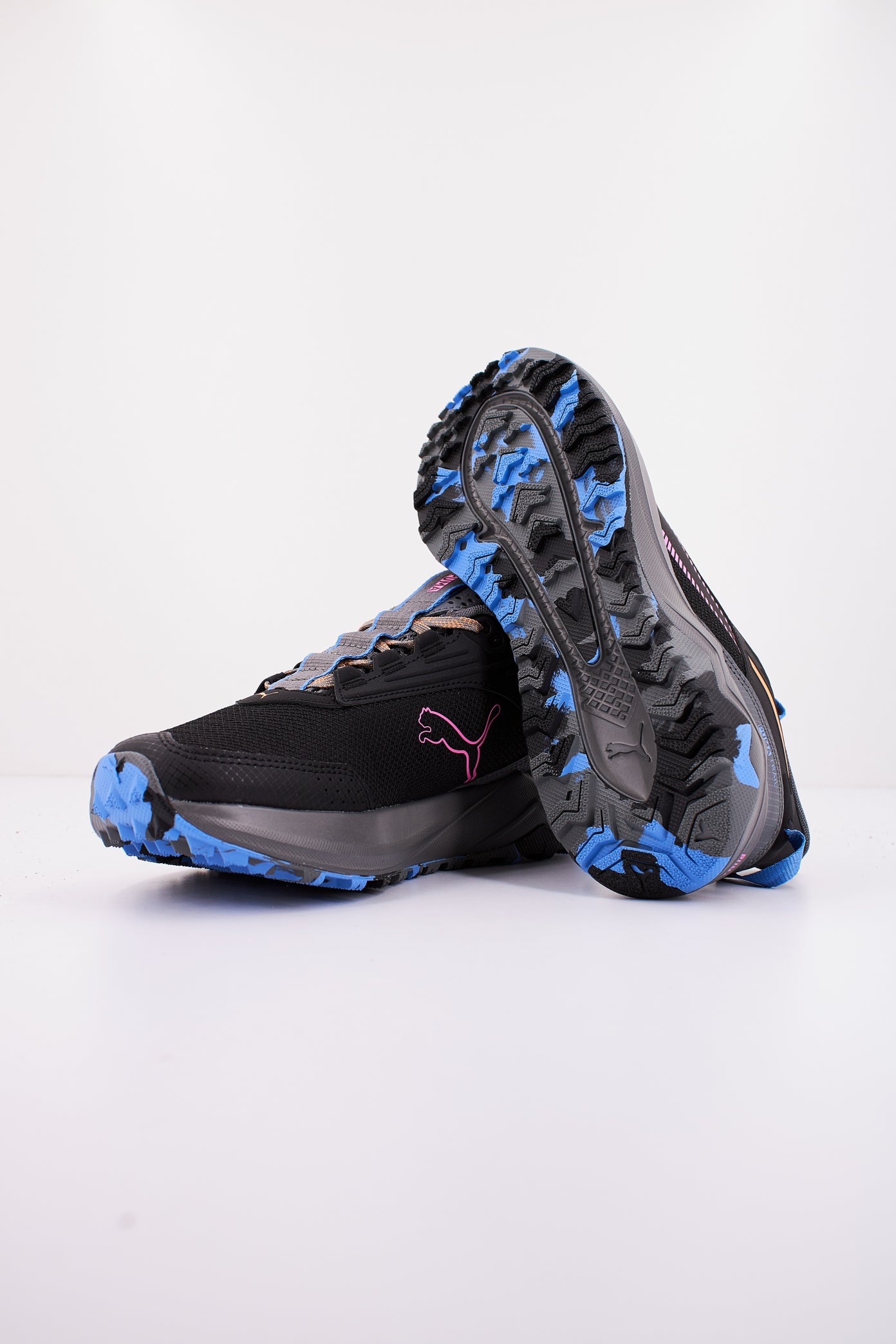 PUMA  EXTEND LITE TRAIL en color NEGRO  (4)