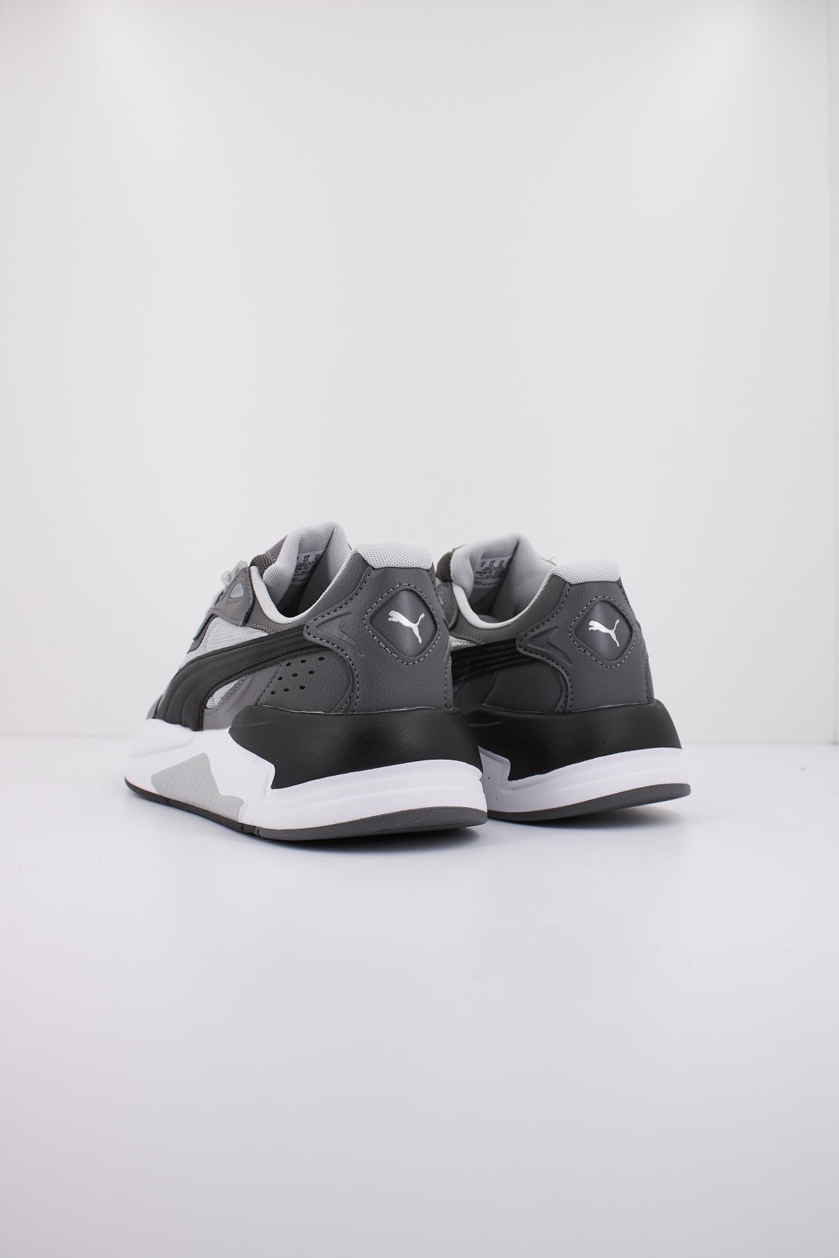 PUMA X-RAY SPEED en color GRIS  (3)