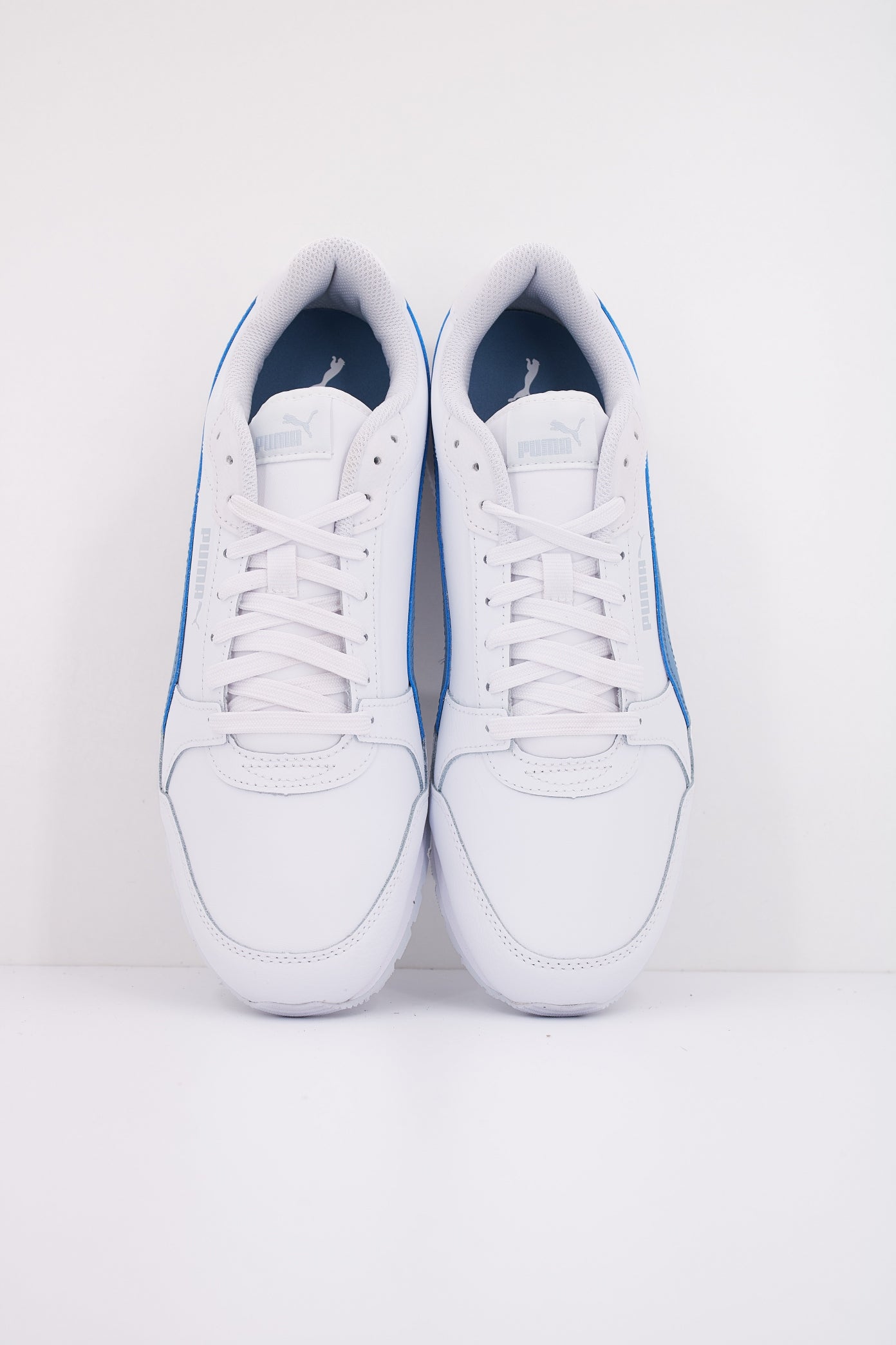 PUMA ST RUNNER V en color BLANCO  (3)