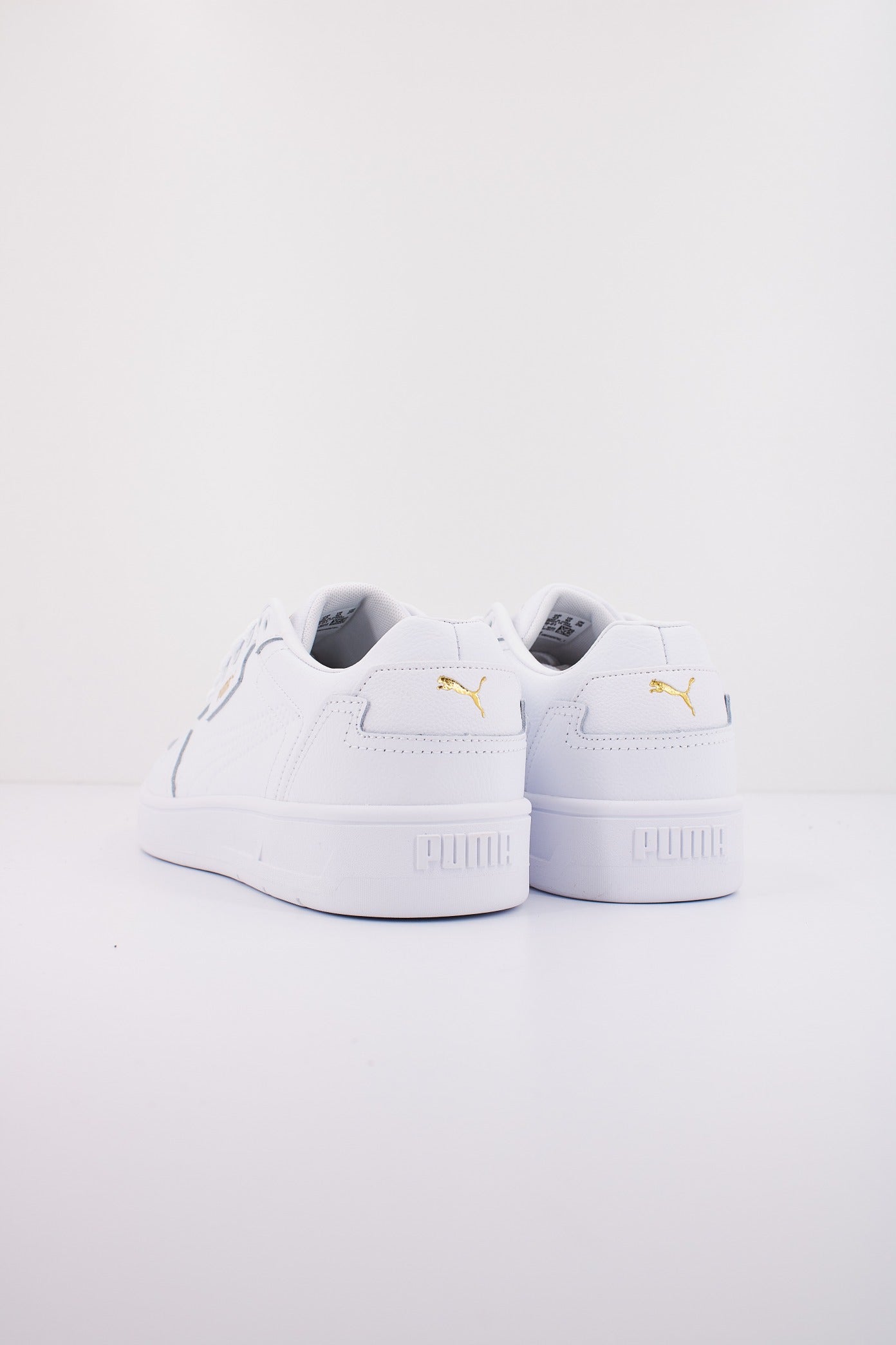 PUMA COURT CLASSIC LUX en color BLANCO  (3)