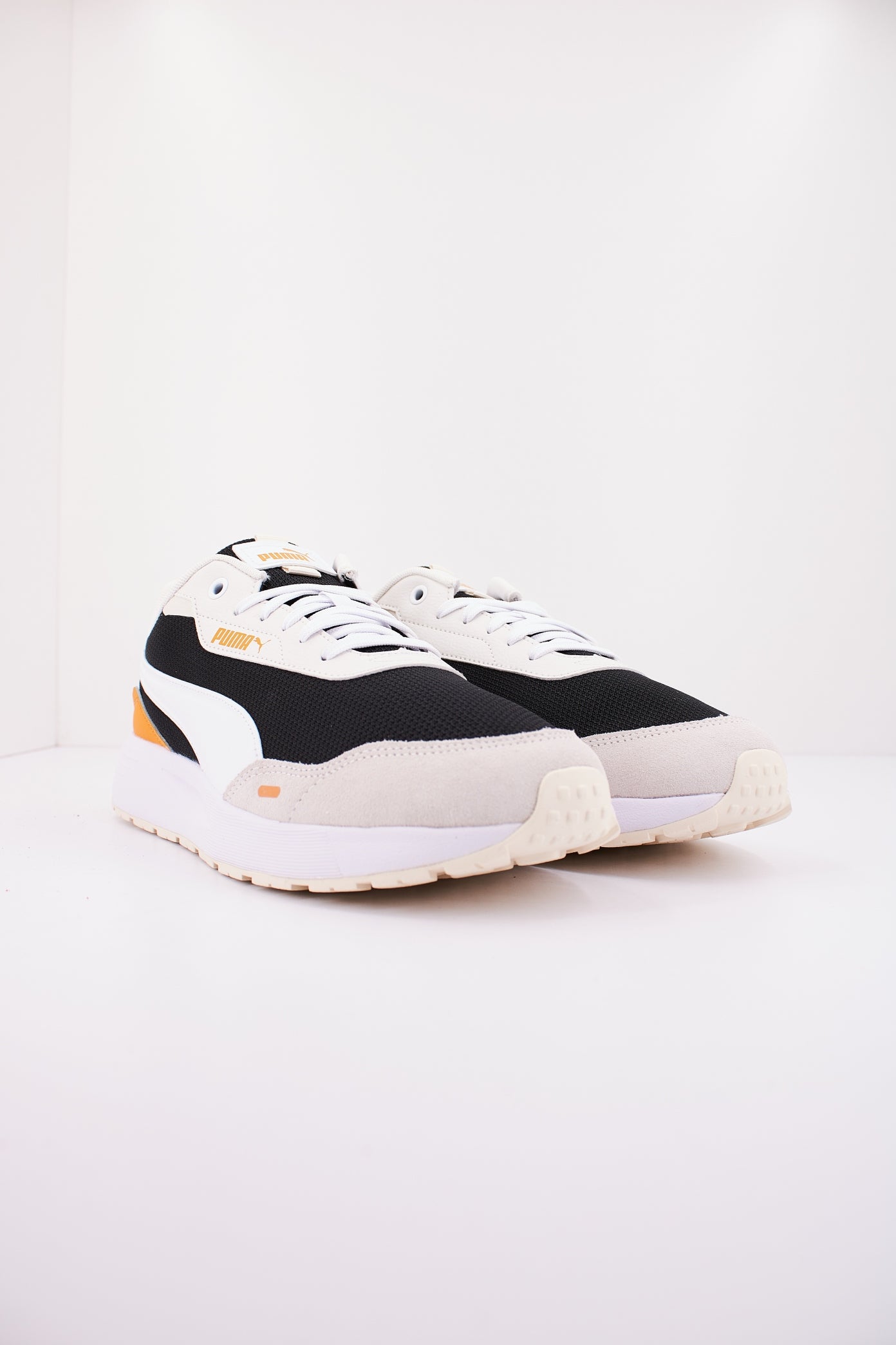 PUMA RUNTAMED en color BLANCO  (2)