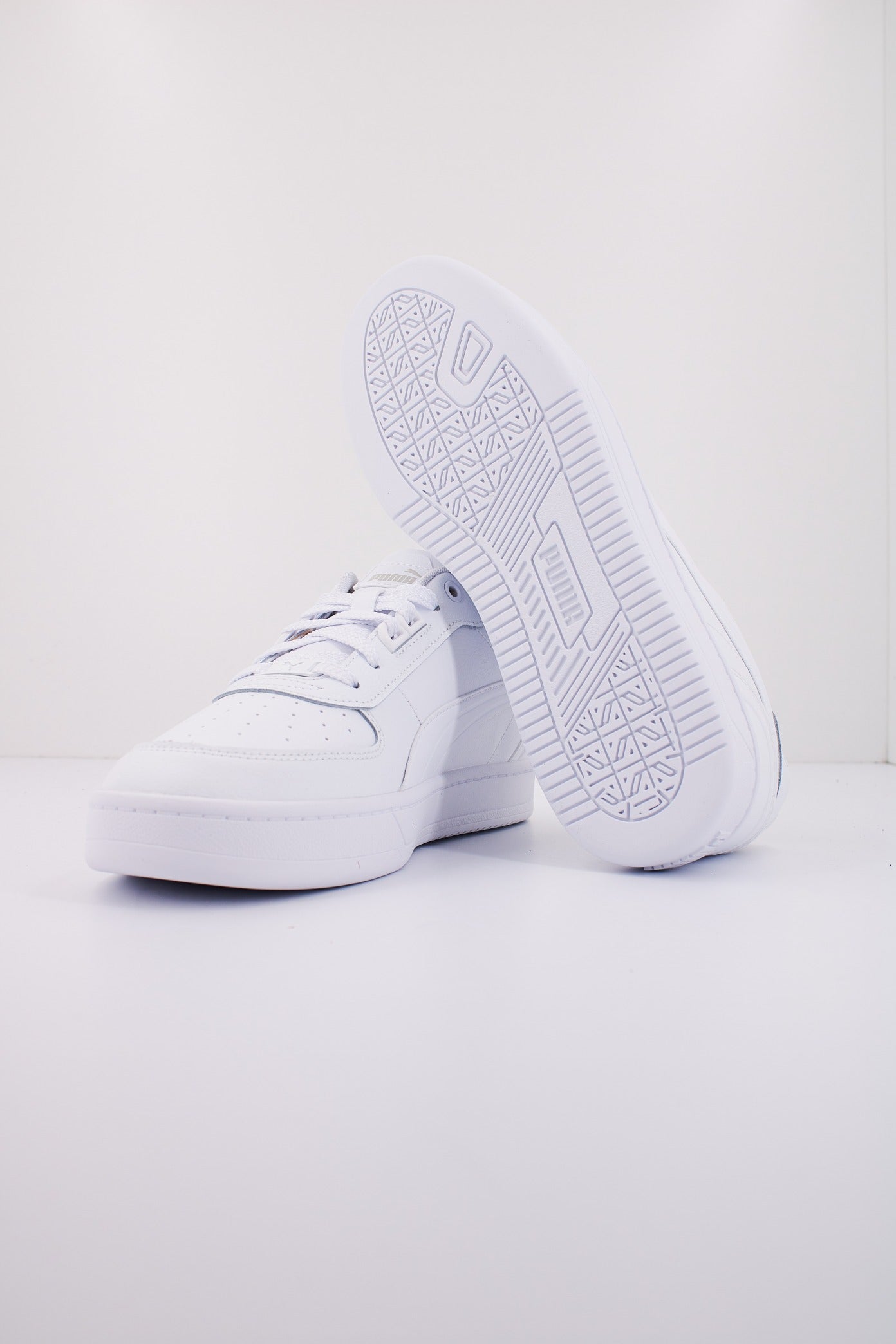 PUMA PUMA CAVEN . LUX en color BLANCO  (4)