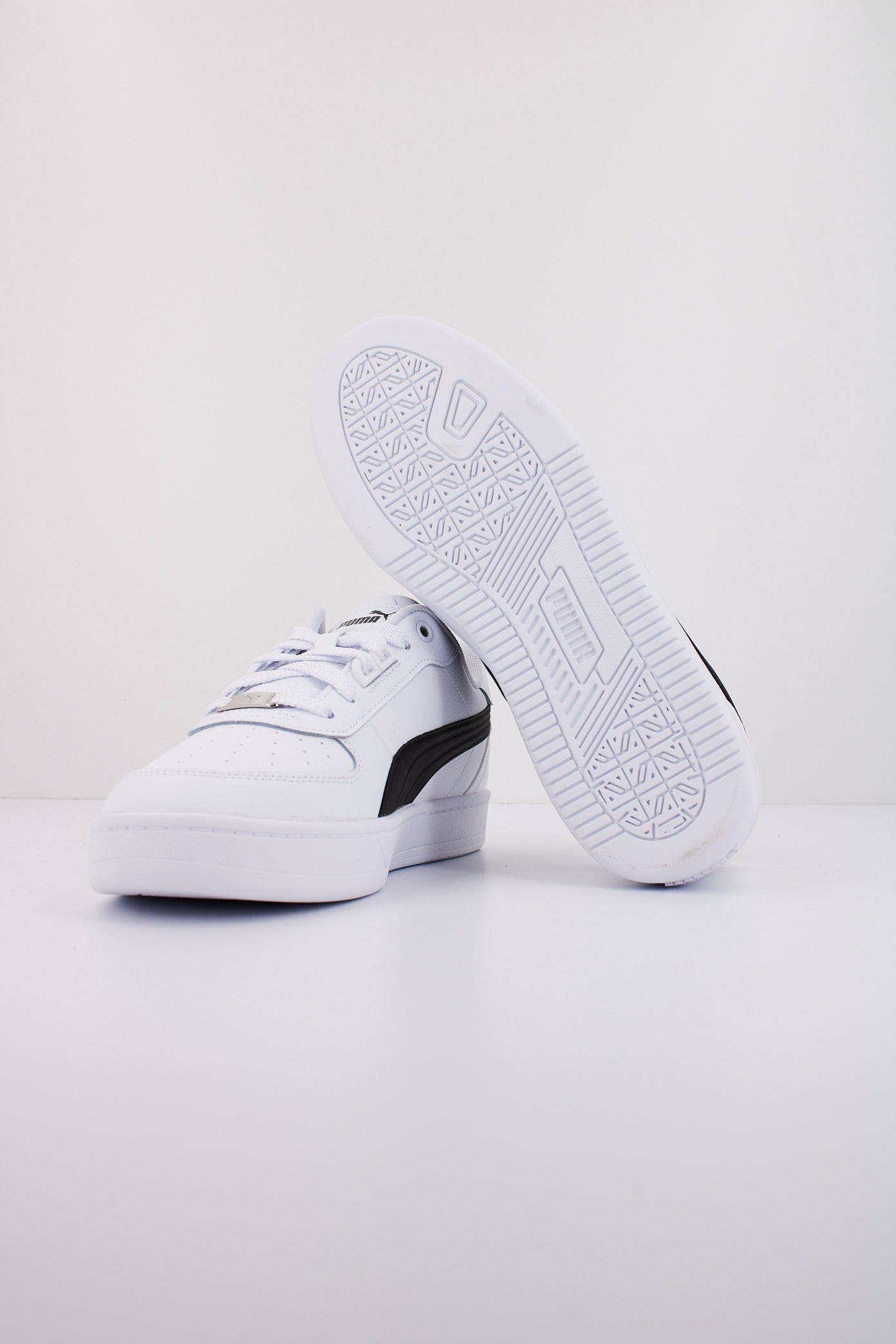 PUMA PUMA CAVEN . LUX en color BLANCO  (4)