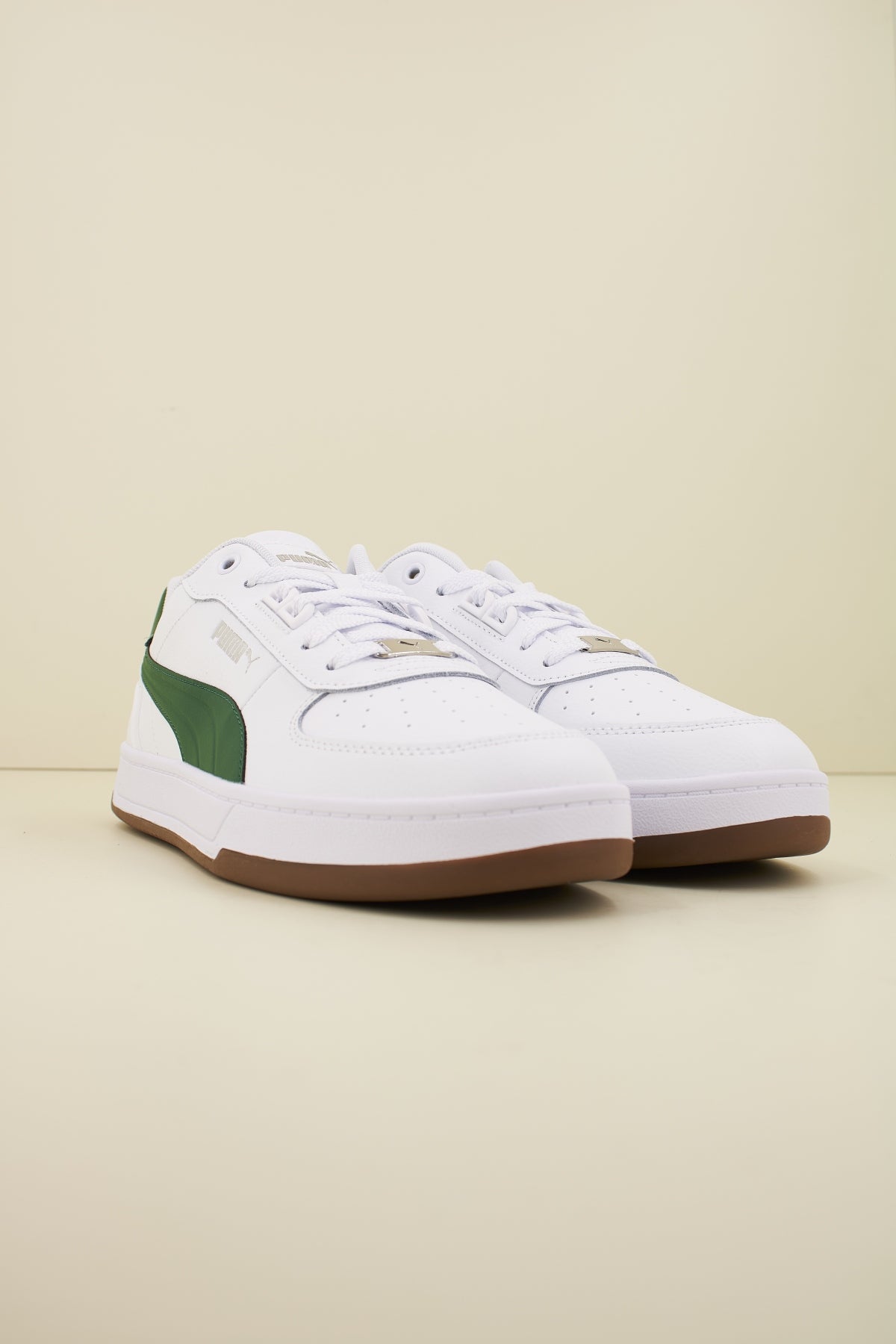 PUMA CAVEN . LUX en color BLANCO  (2)