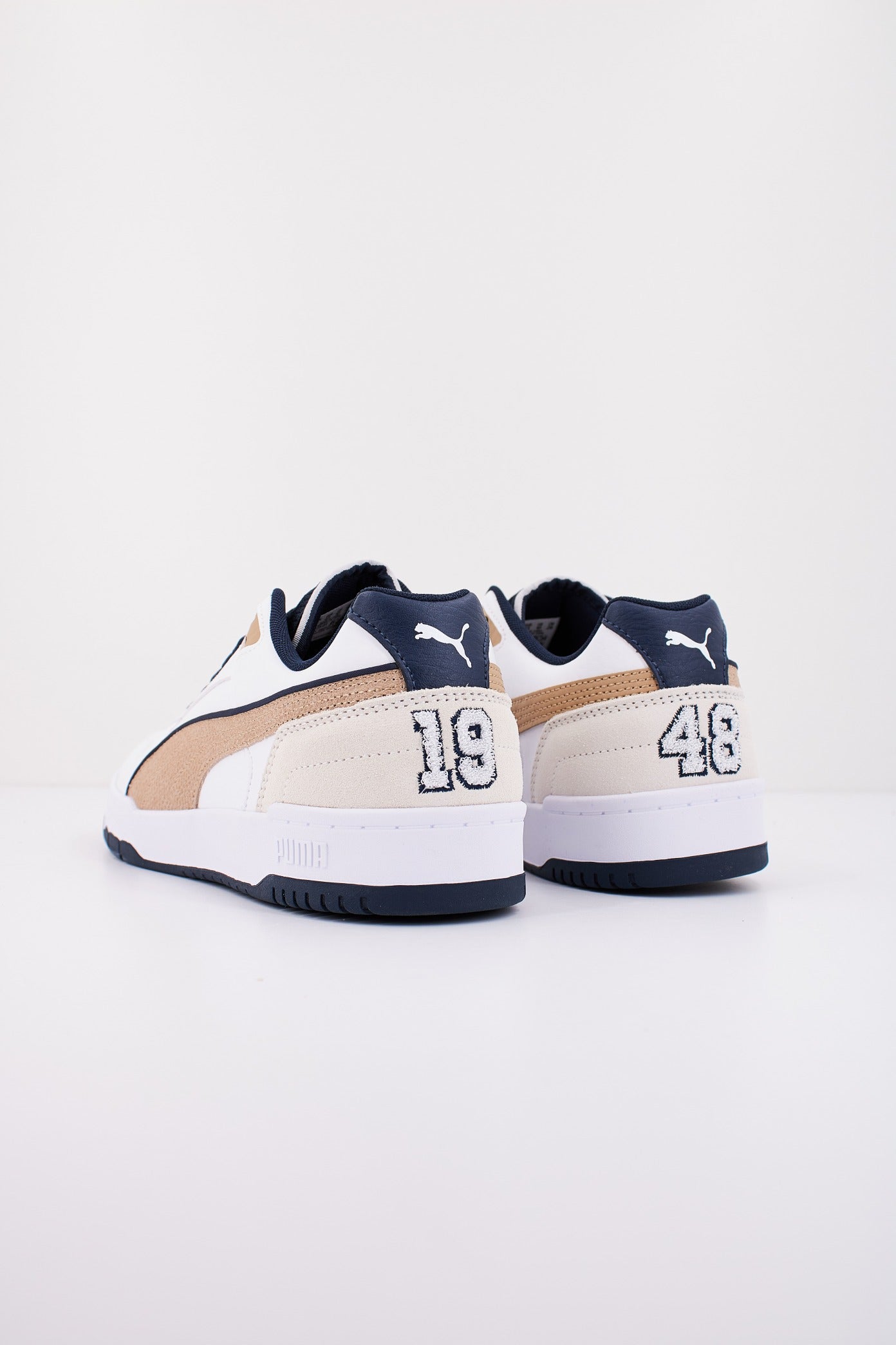 PUMA CAVEN . LUX en color BLANCO  (3)