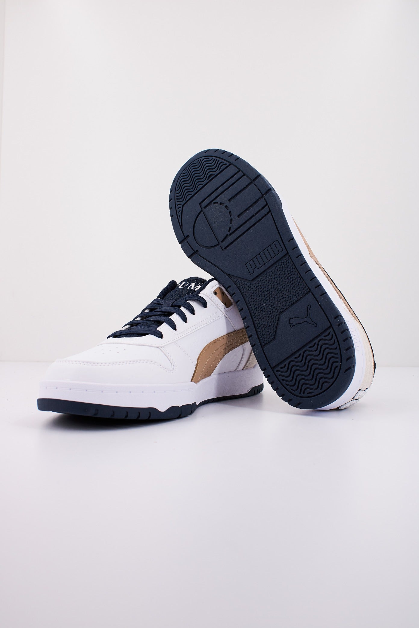 PUMA CAVEN . LUX en color BLANCO  (4)