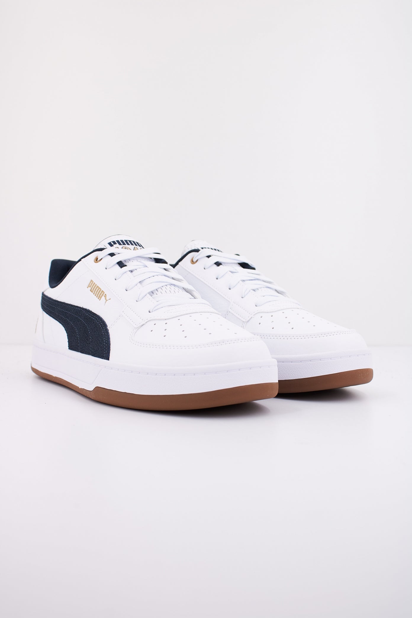 PUMA CAVEN . LUX en color BLANCO  (2)