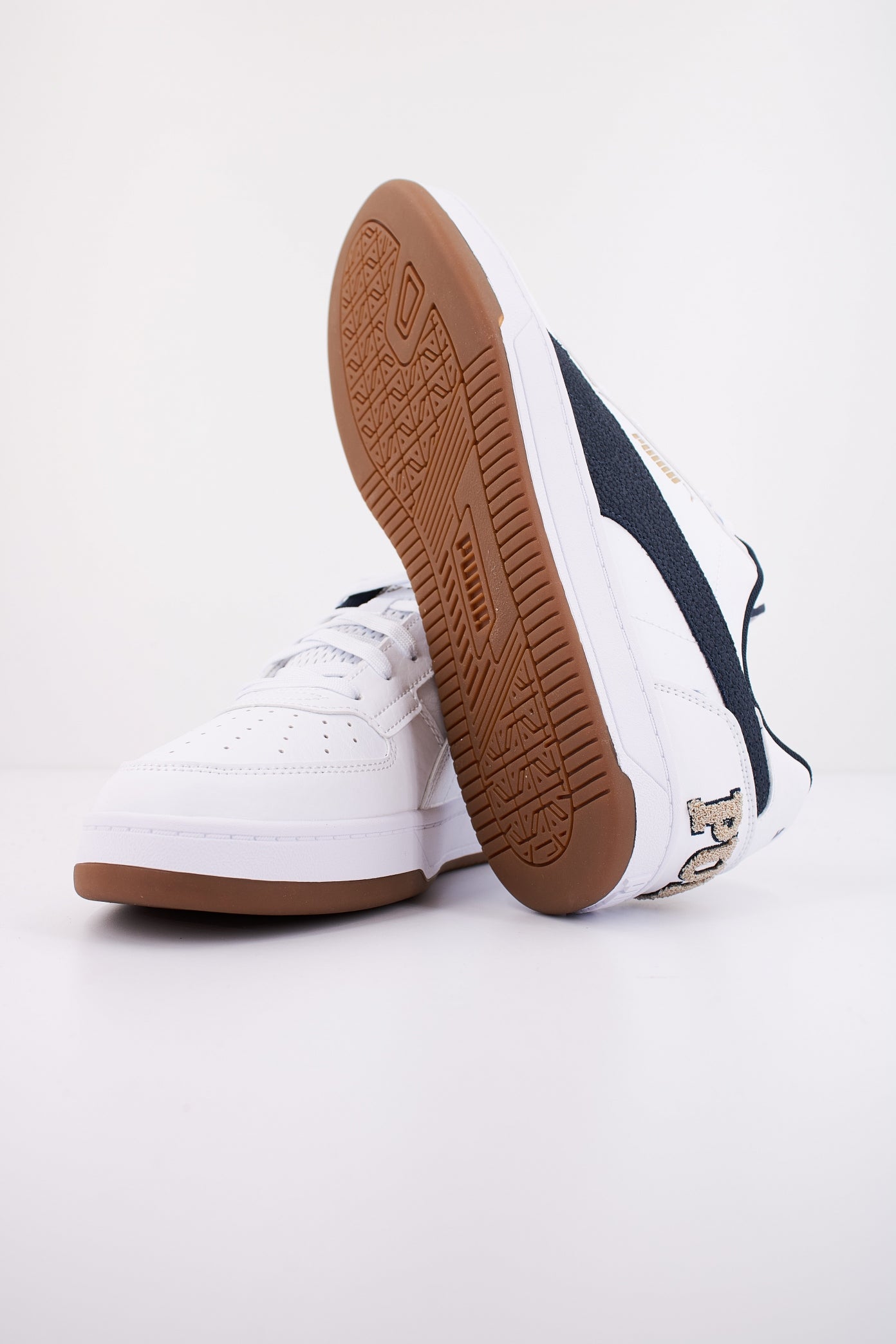 PUMA CAVEN . LUX en color BLANCO  (4)