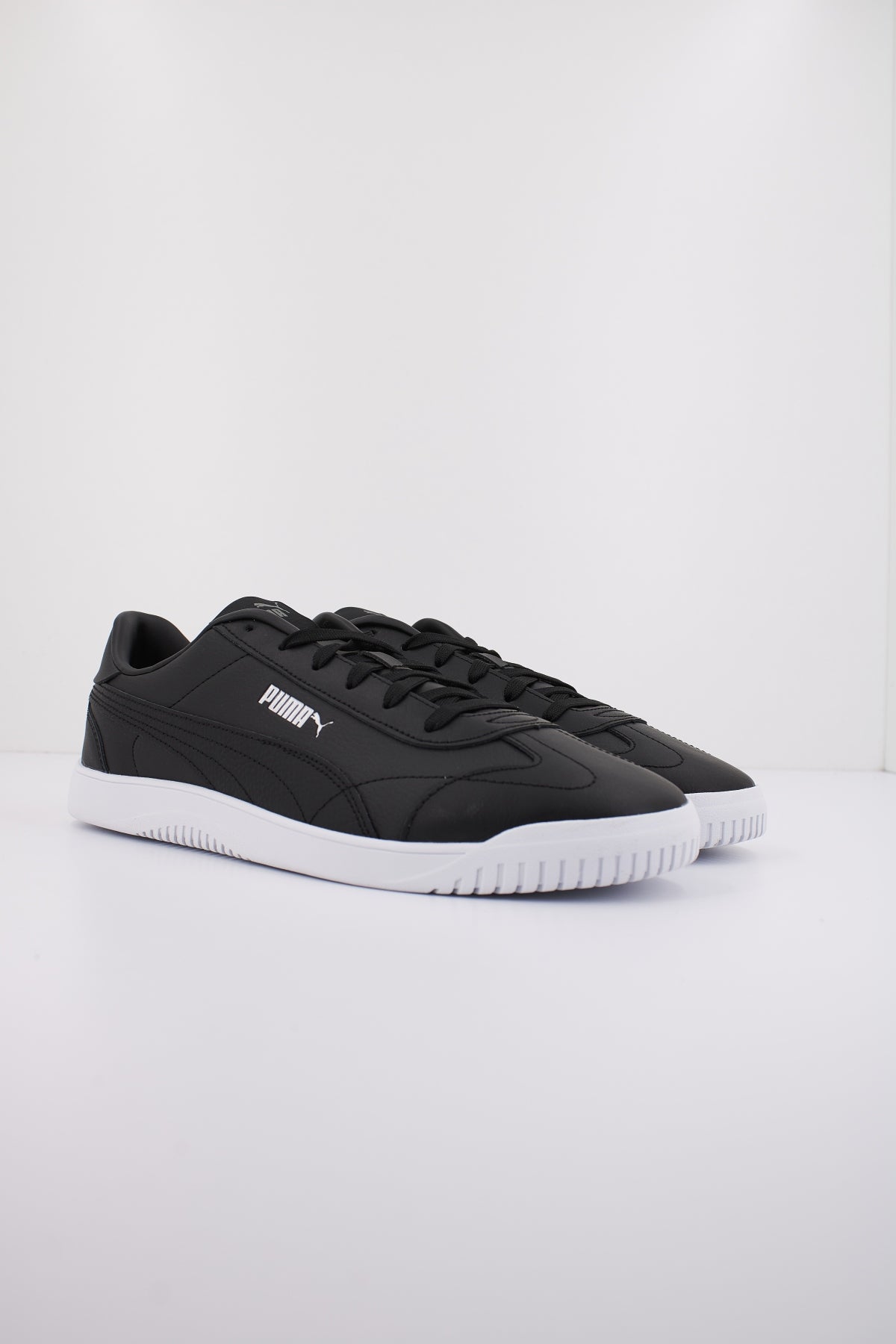 PUMA PUMA CLUB V en color NEGRO  (2)