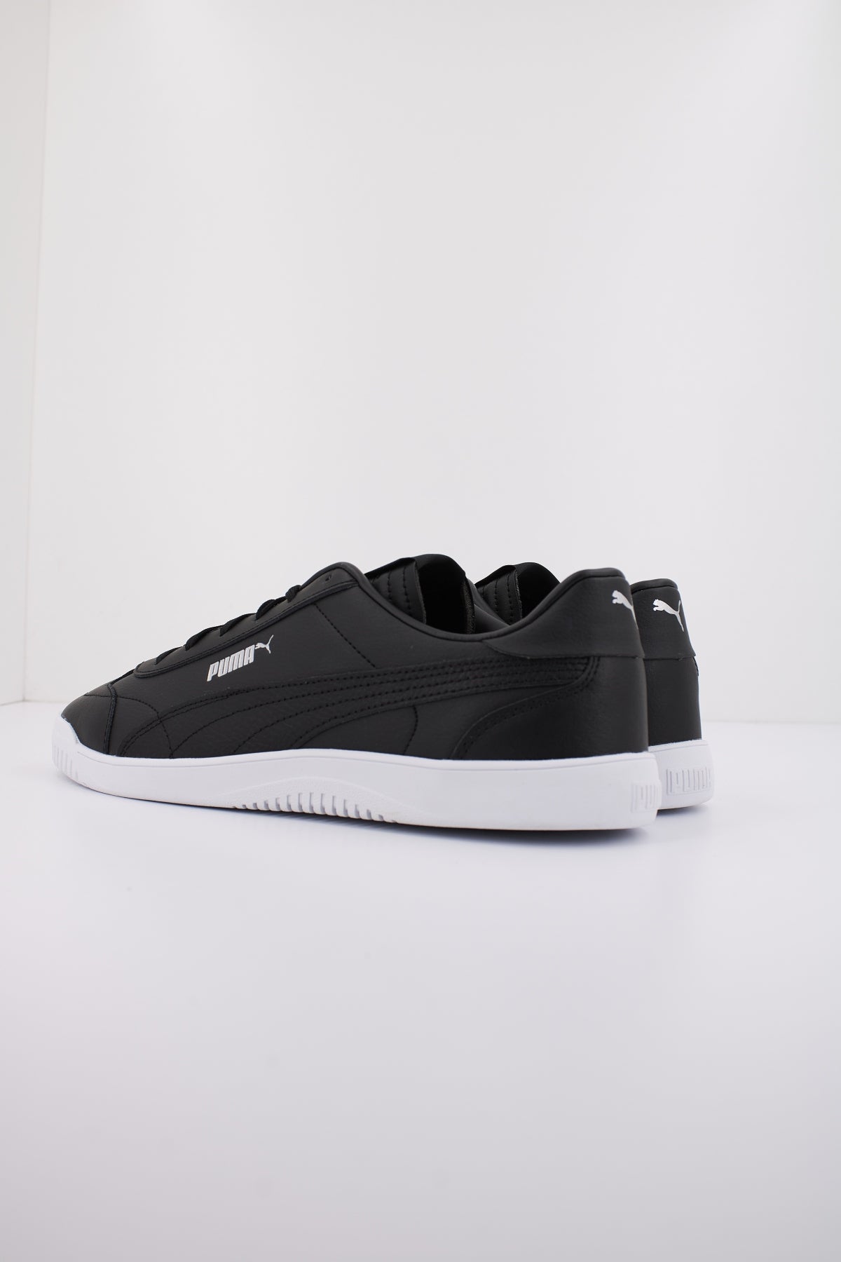 PUMA PUMA CLUB V en color NEGRO  (3)