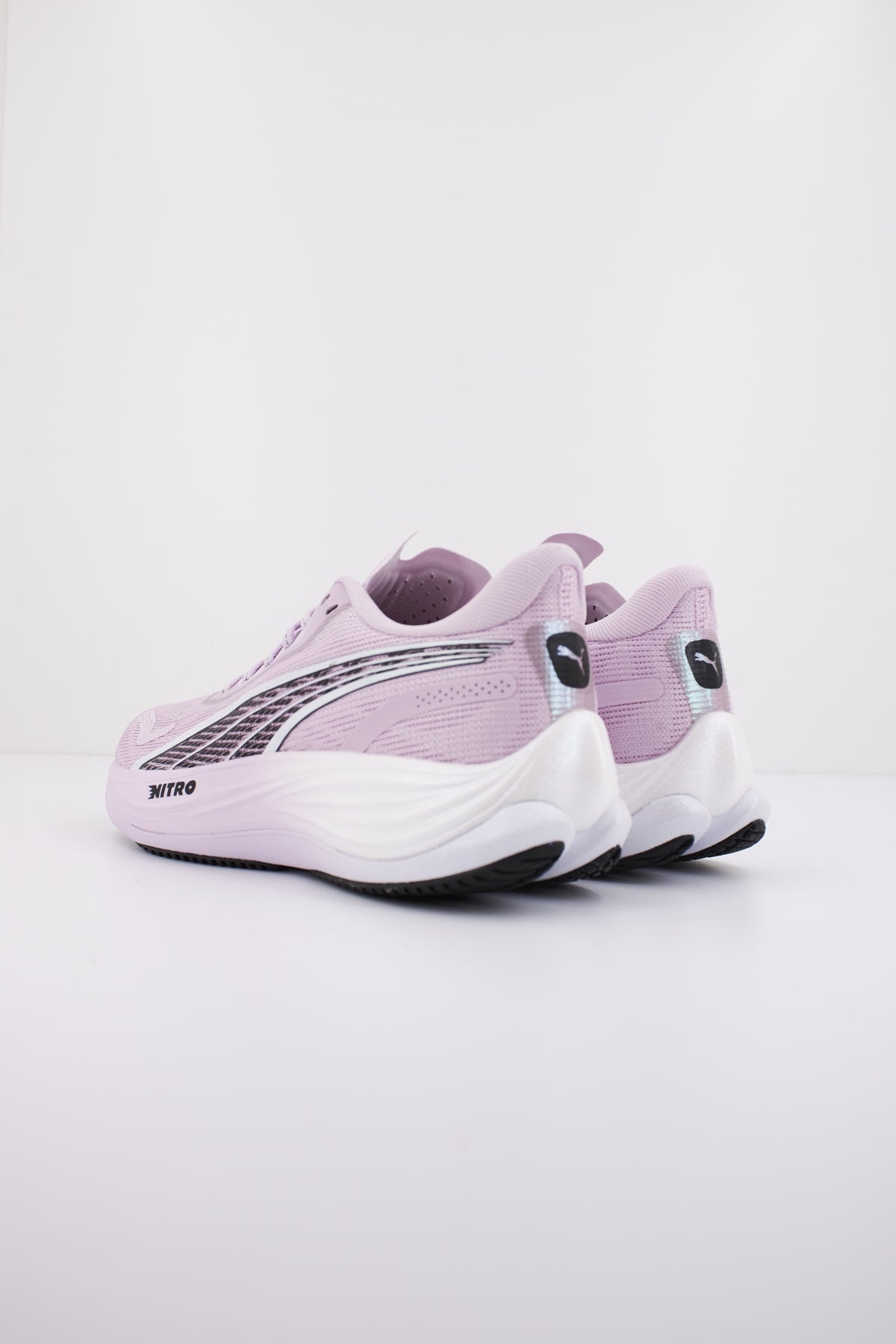 PUMA VELOCITY NITRO  RADIANT en color ROSA  (3)