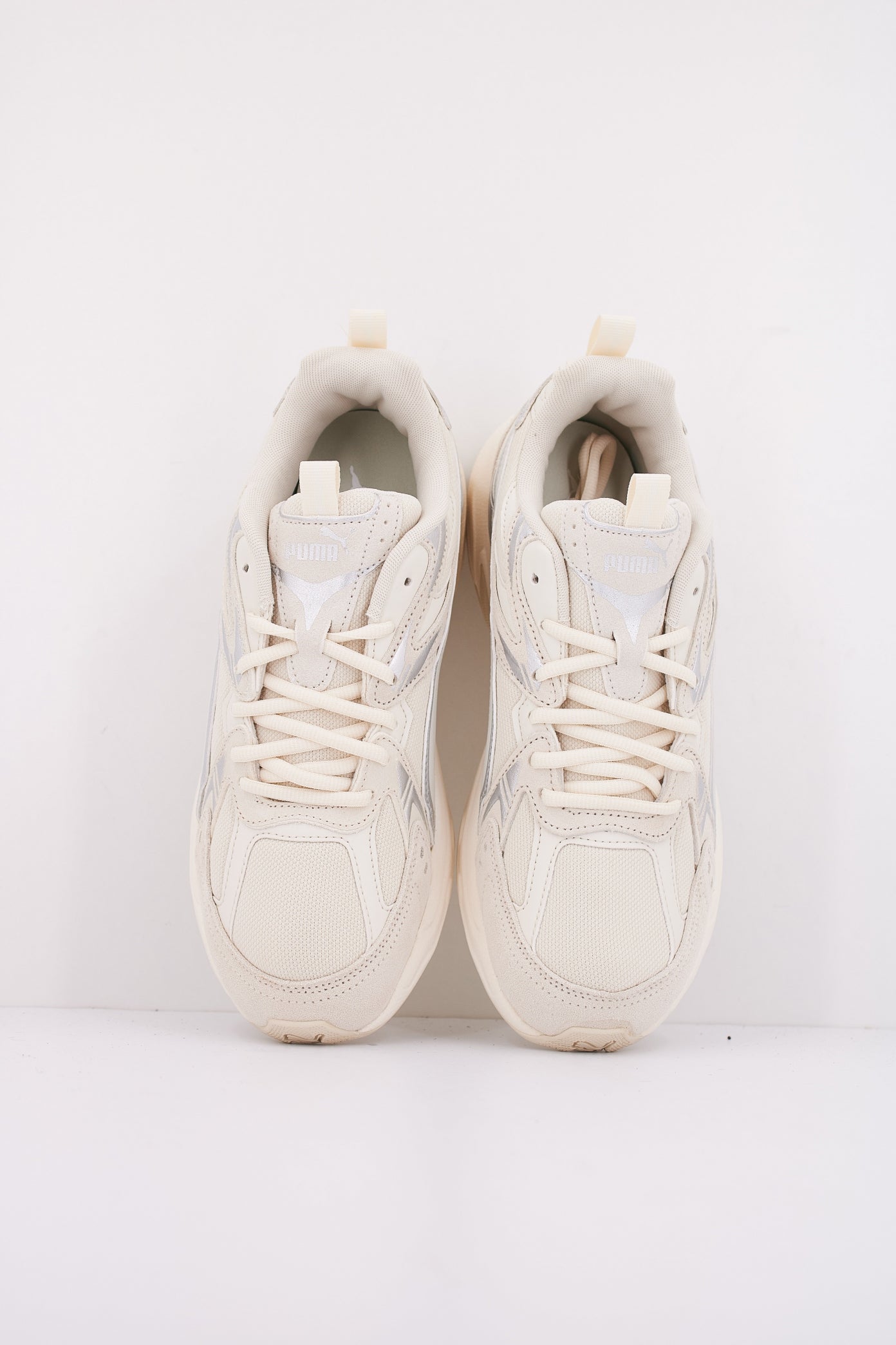 PUMA MILENIO TECH SUEDE en color BLANCO  (3)