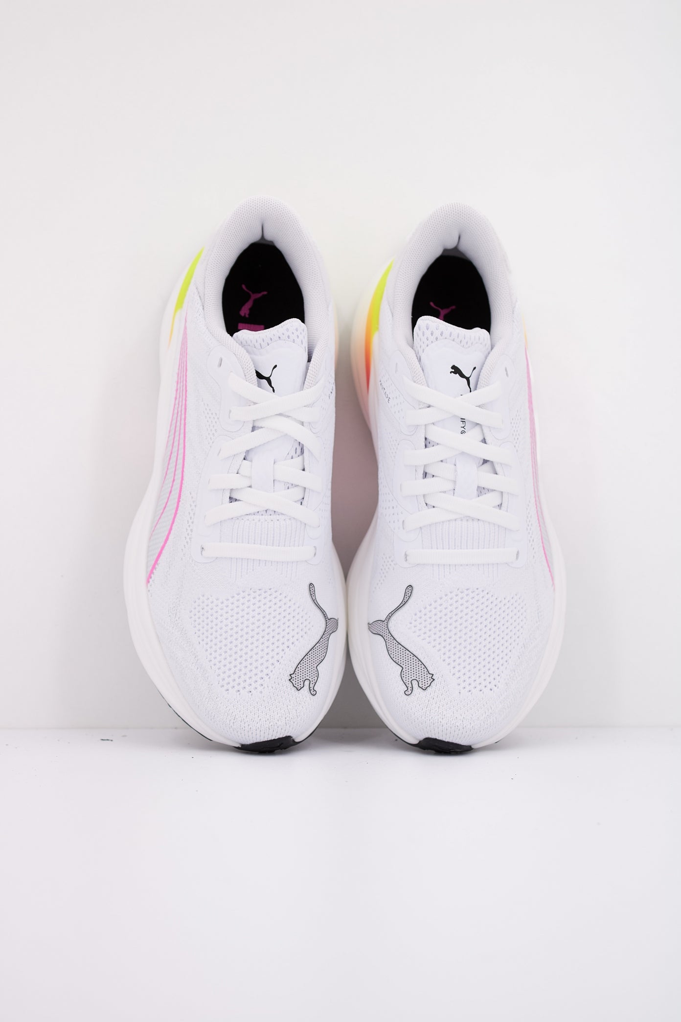 PUMA MAGNIFY NITRO  WNS en color BLANCO  (3)