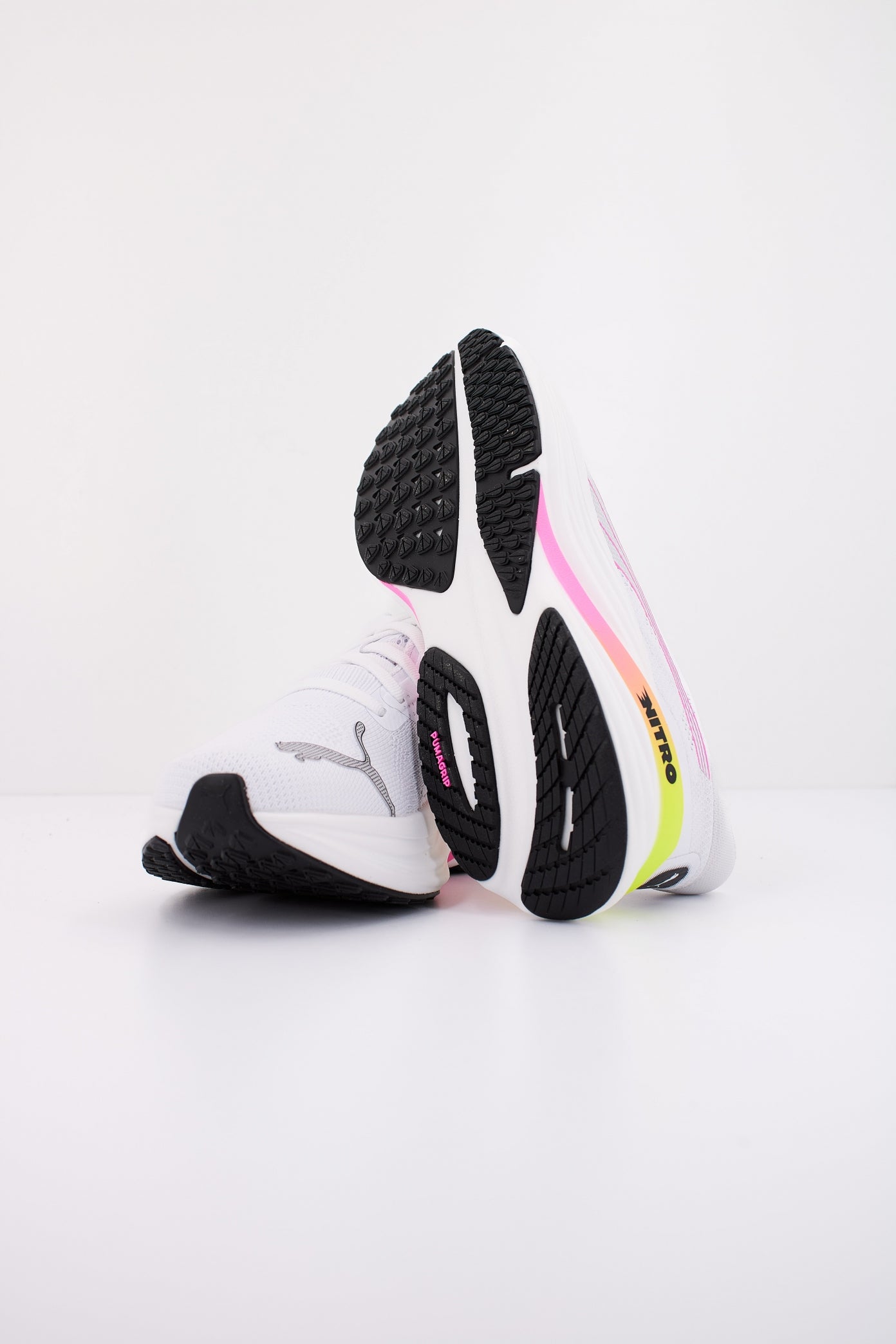 PUMA MAGNIFY NITRO  WNS en color BLANCO  (5)