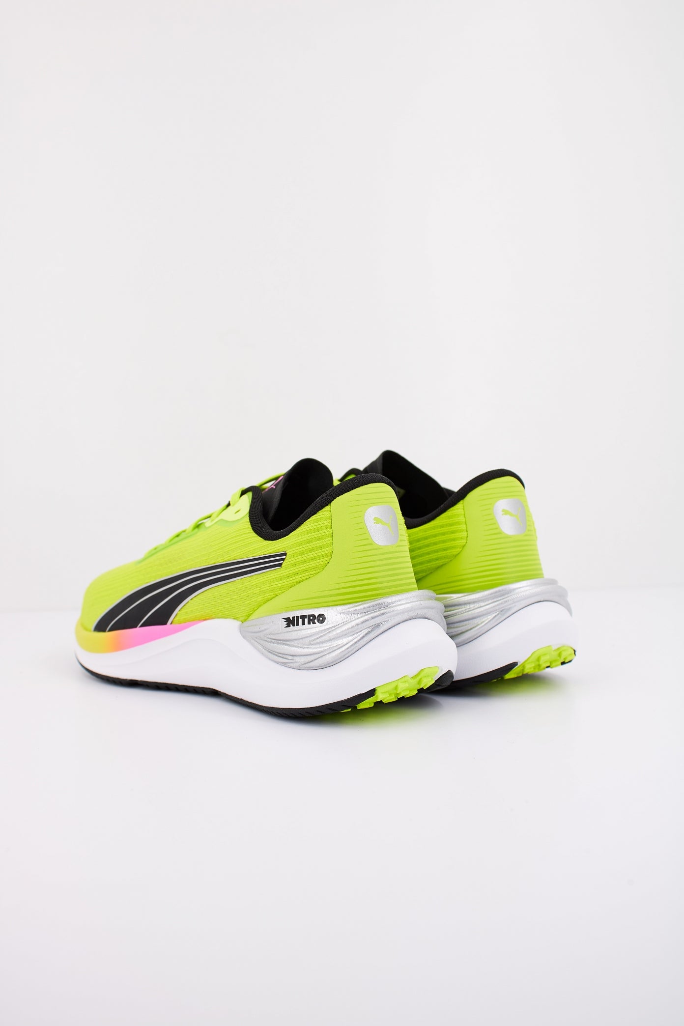 PUMA ELECTRIFY NITRO  WNS en color VERDE  (4)