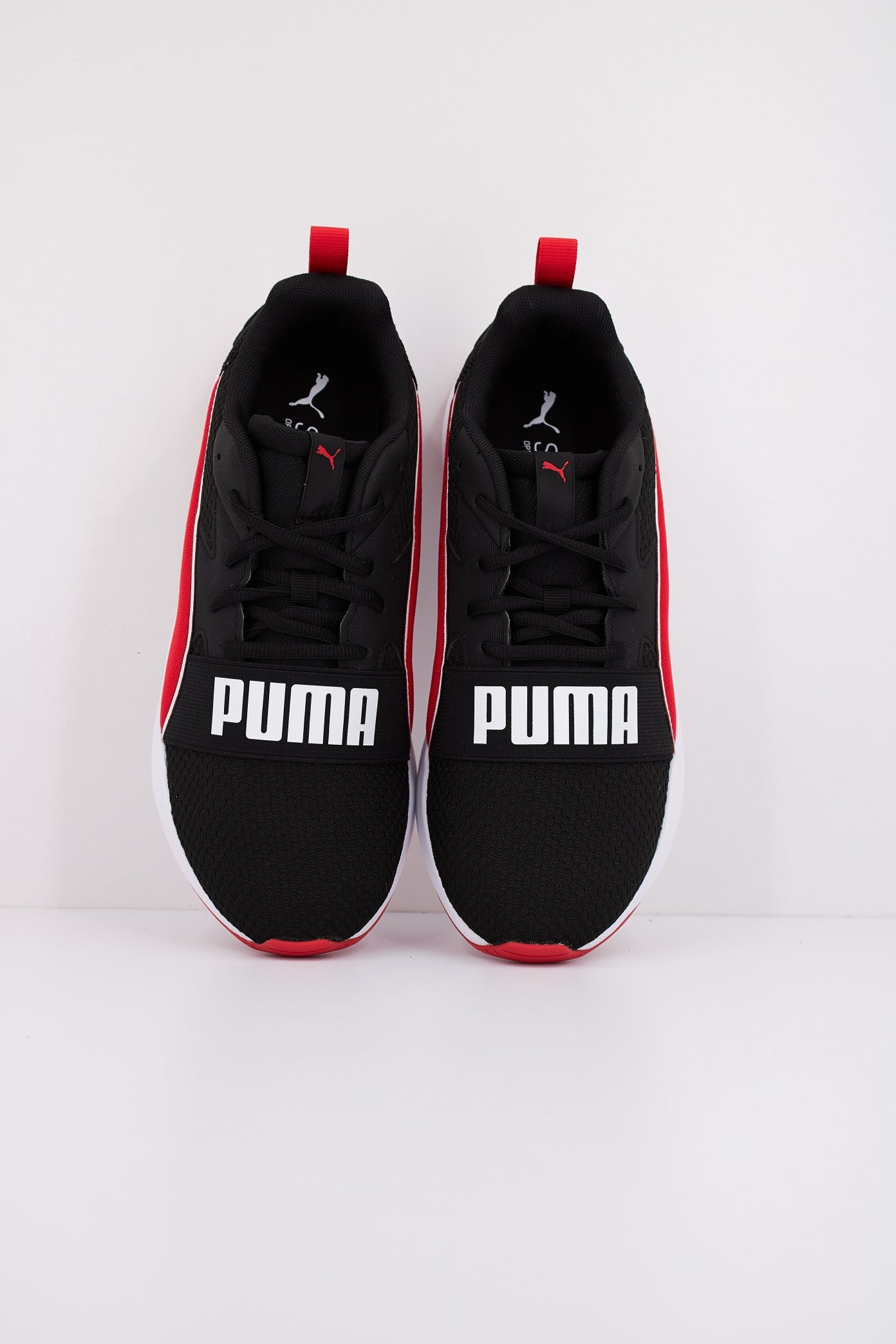 PUMA WIRED RUN PURE en color NEGRO  (3)