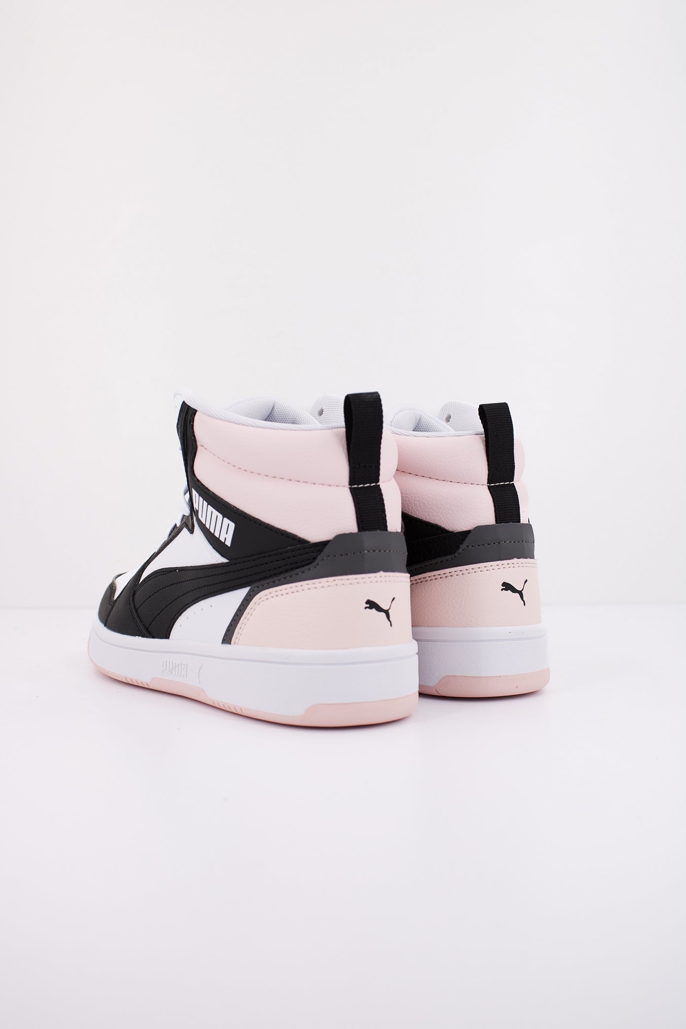 PUMA REBOUND V en color ROSA  (4)