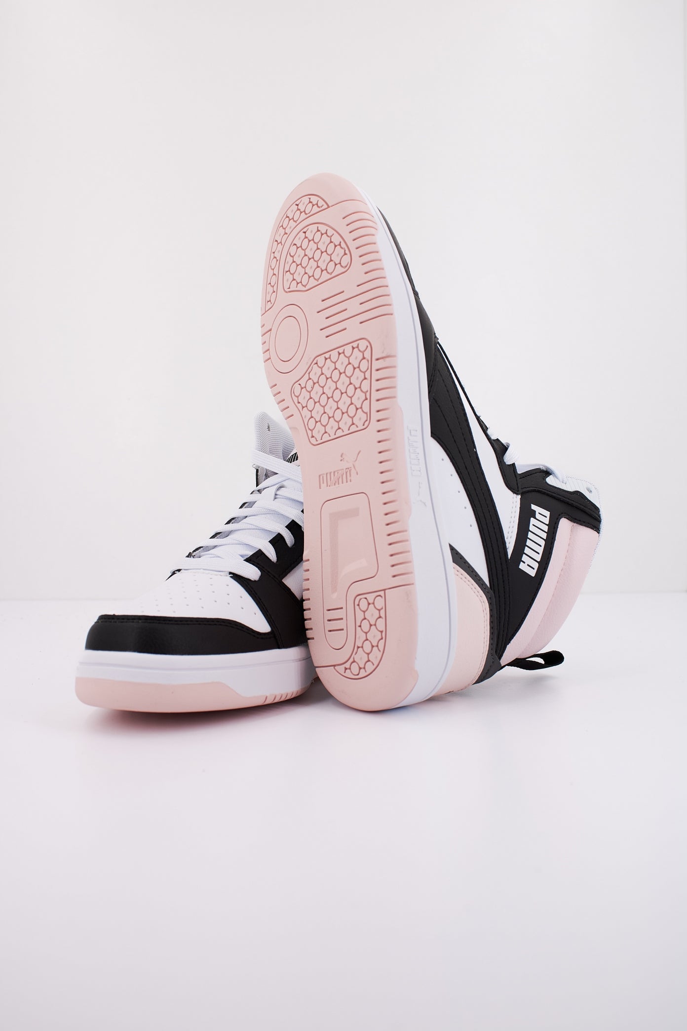 PUMA REBOUND V en color ROSA  (5)