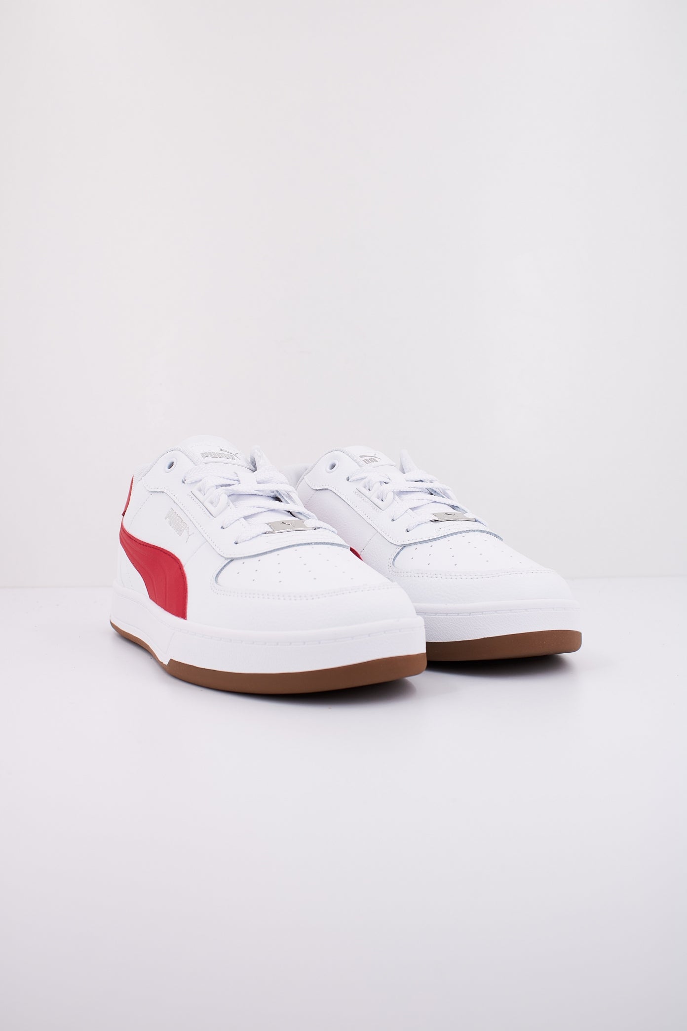 PUMA CAVEN . LUX en color BLANCO  (2)