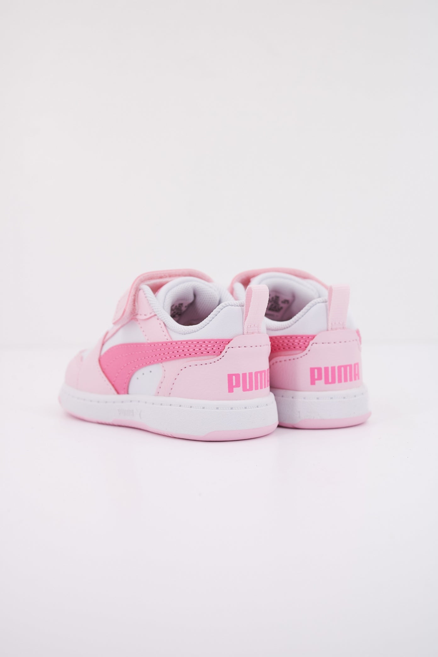 PUMA REBOUND V LO AC+ INF en color ROSA  (4)