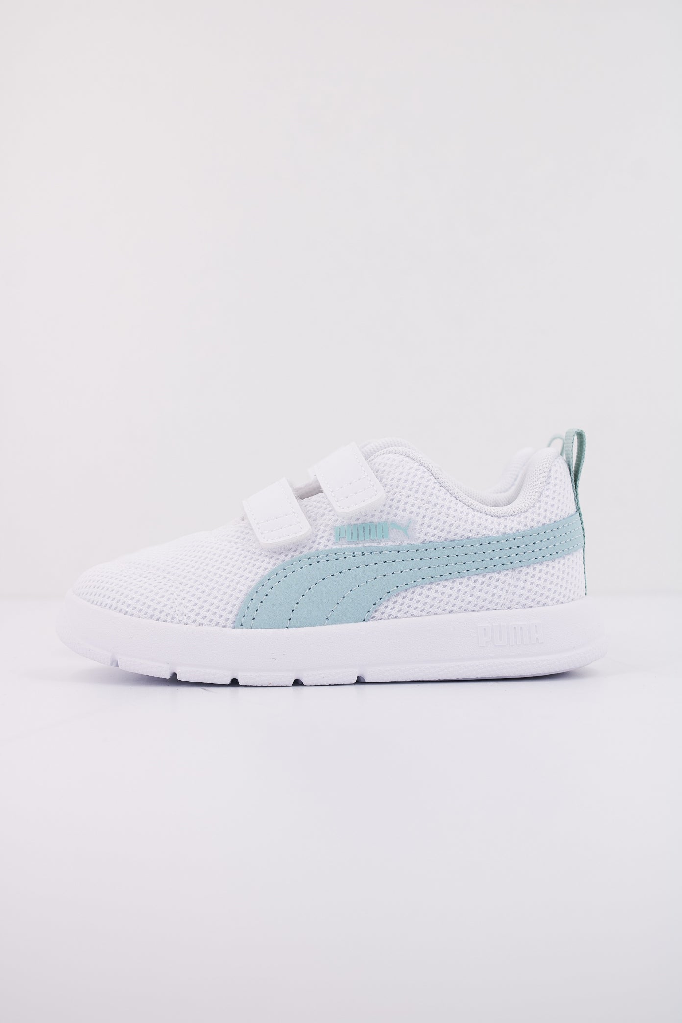 PUMA COURTFLEX V MESH INF en color BLANCO  (1)