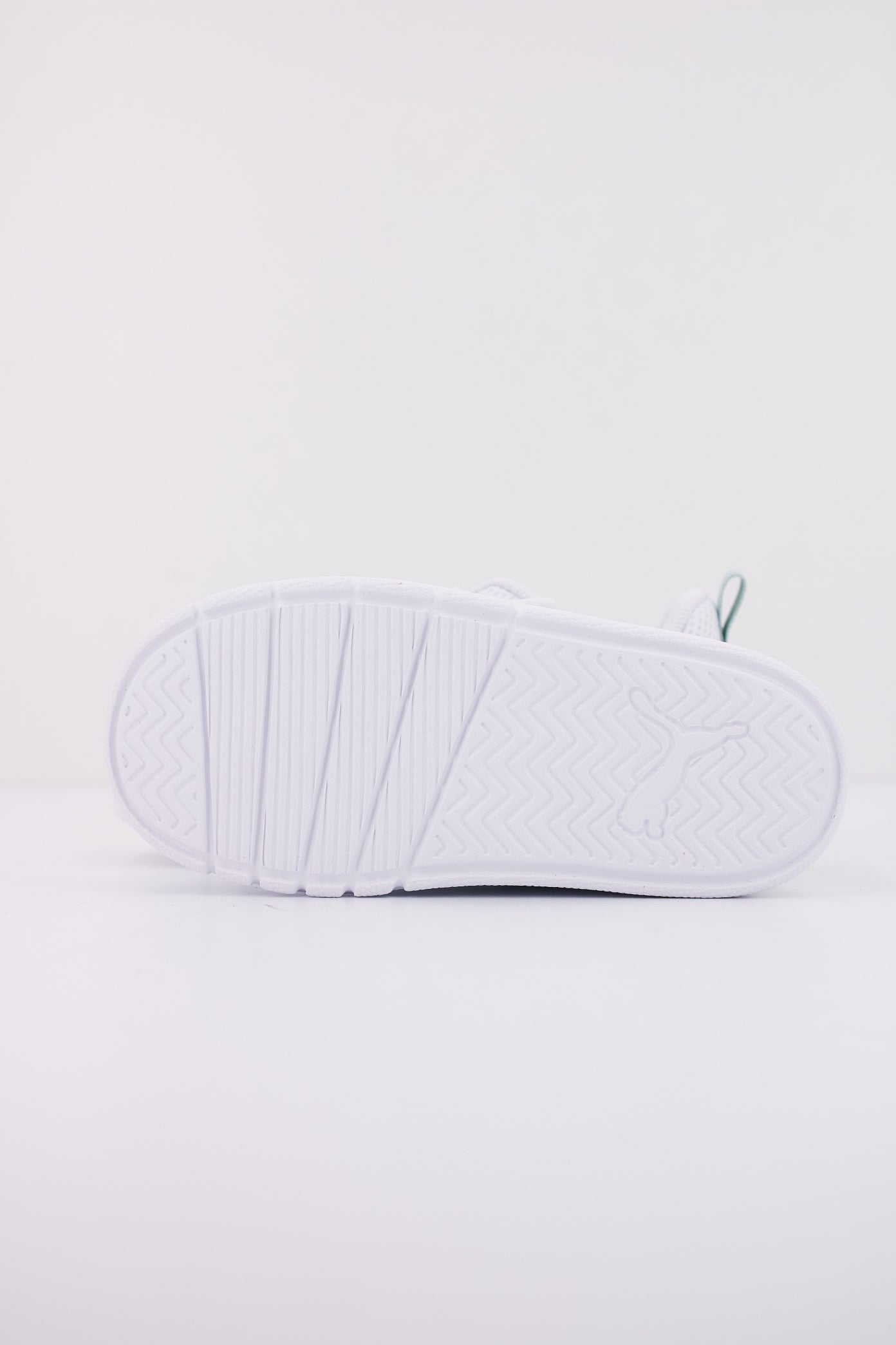 PUMA COURTFLEX V MESH INF en color BLANCO  (5)