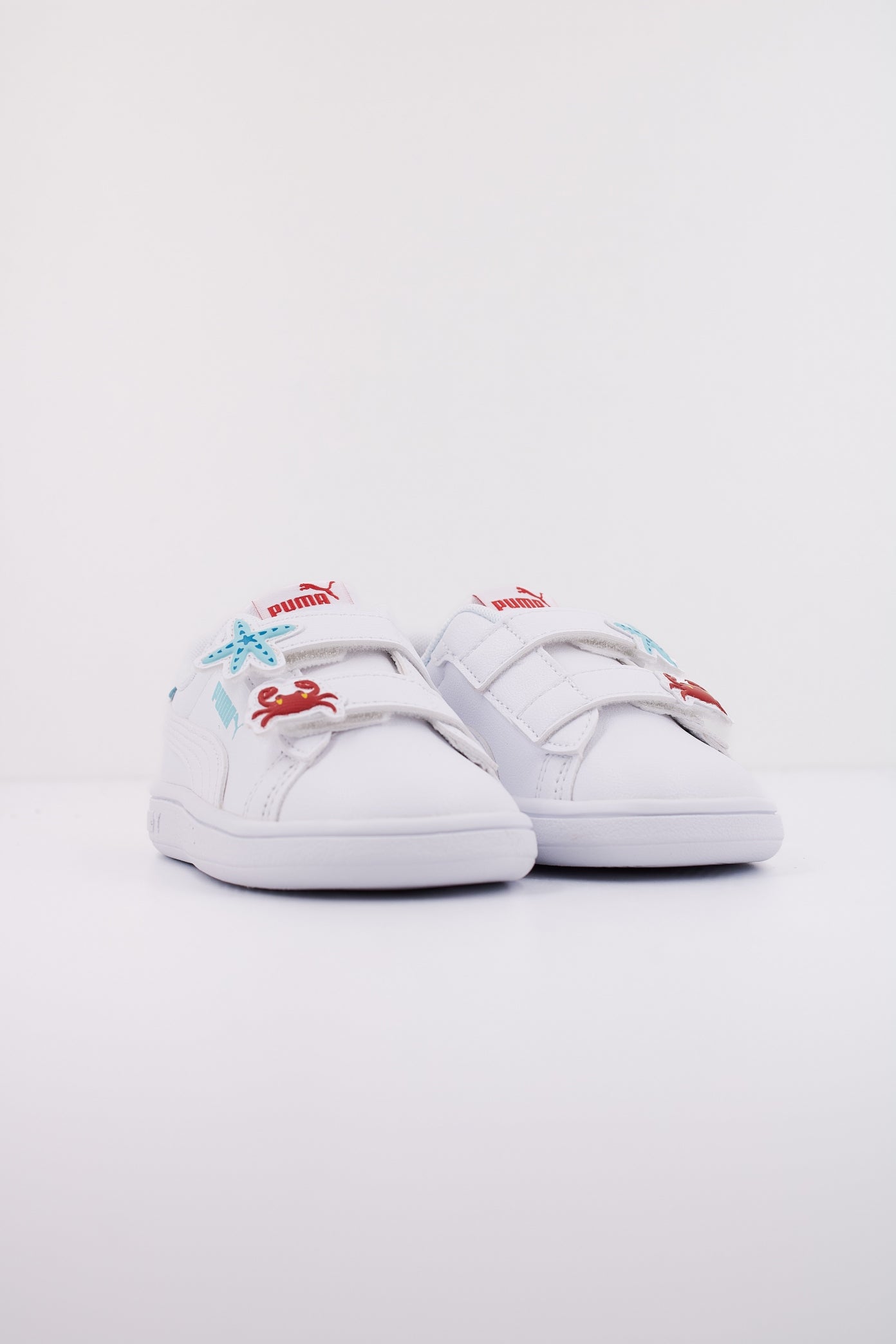 PUMA SMASH . BADGES V IN en color BLANCO  (2)