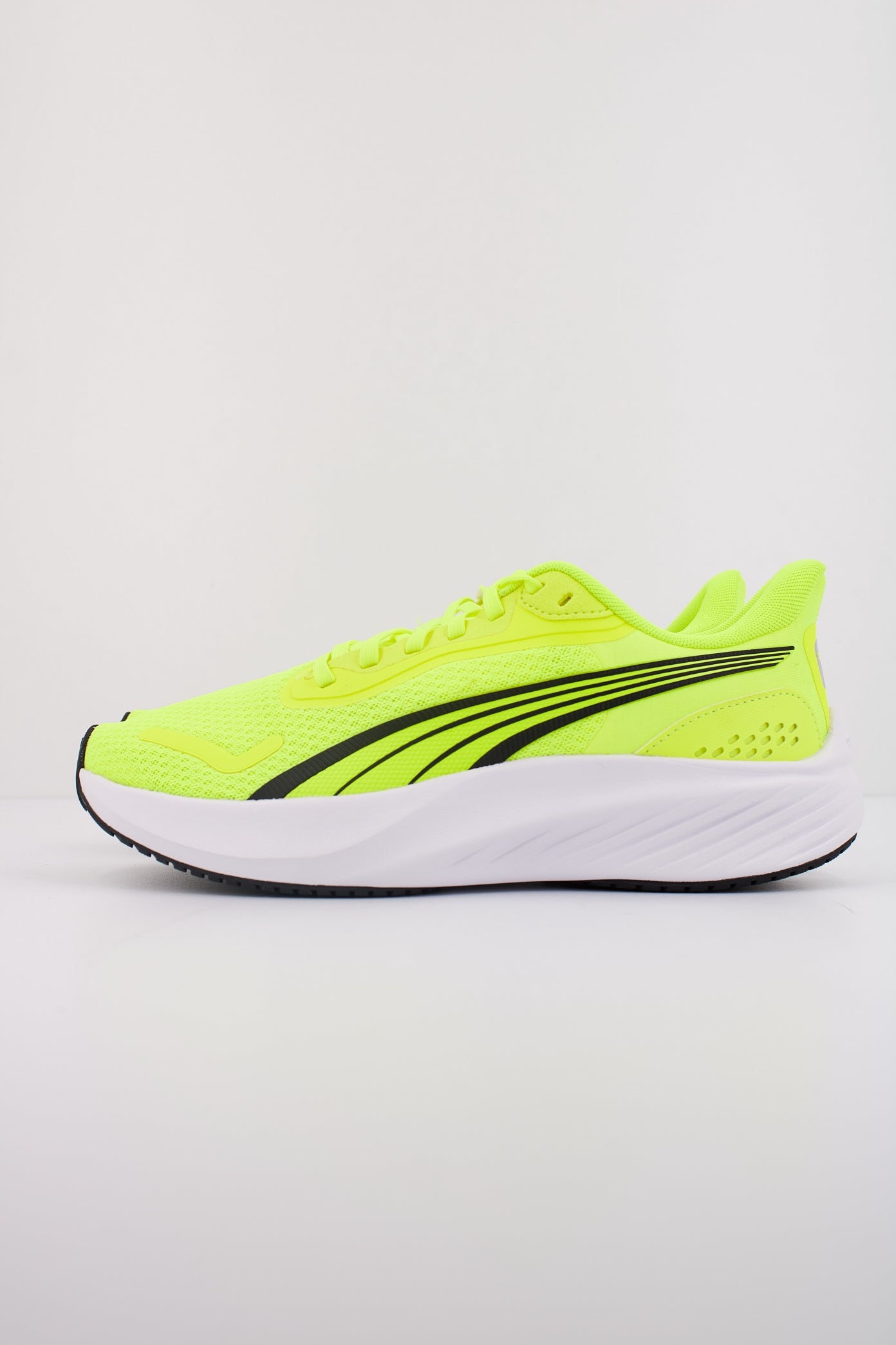 PUMA POUNCE LITE JR en color AMARILLO  (1)