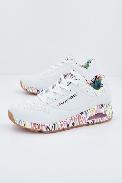 SKECHERS UNO - LOVING LOVE en color BLANCO  (1)