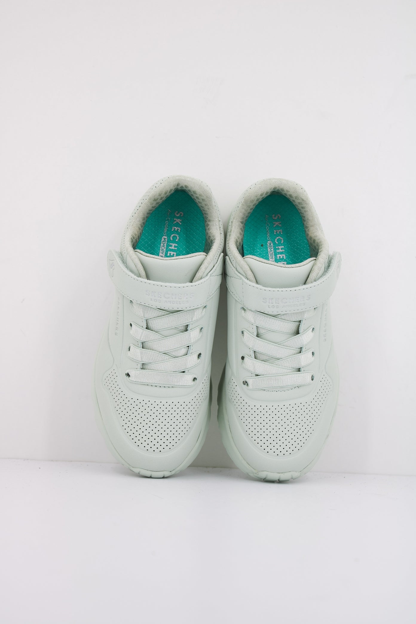 SKECHERS UNO LITE en color VERDE  (3)