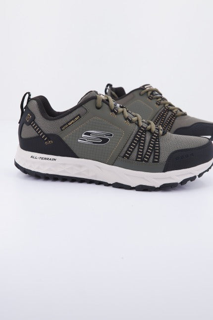 SKECHERS  ESCAPE PLAN en color MARRON  (2)