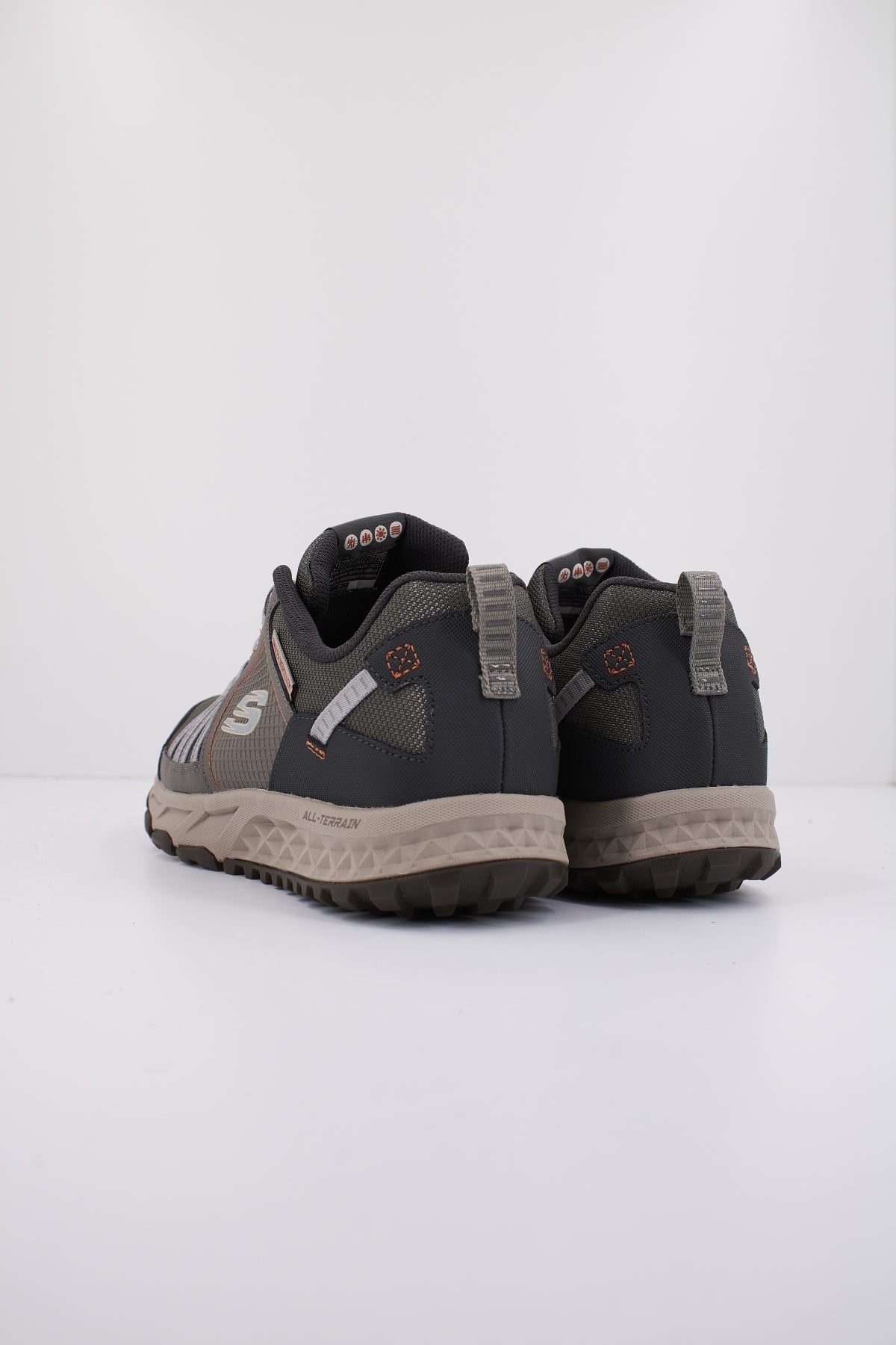 SKECHERS ESCAPE PLAN en color MARRON  (3)