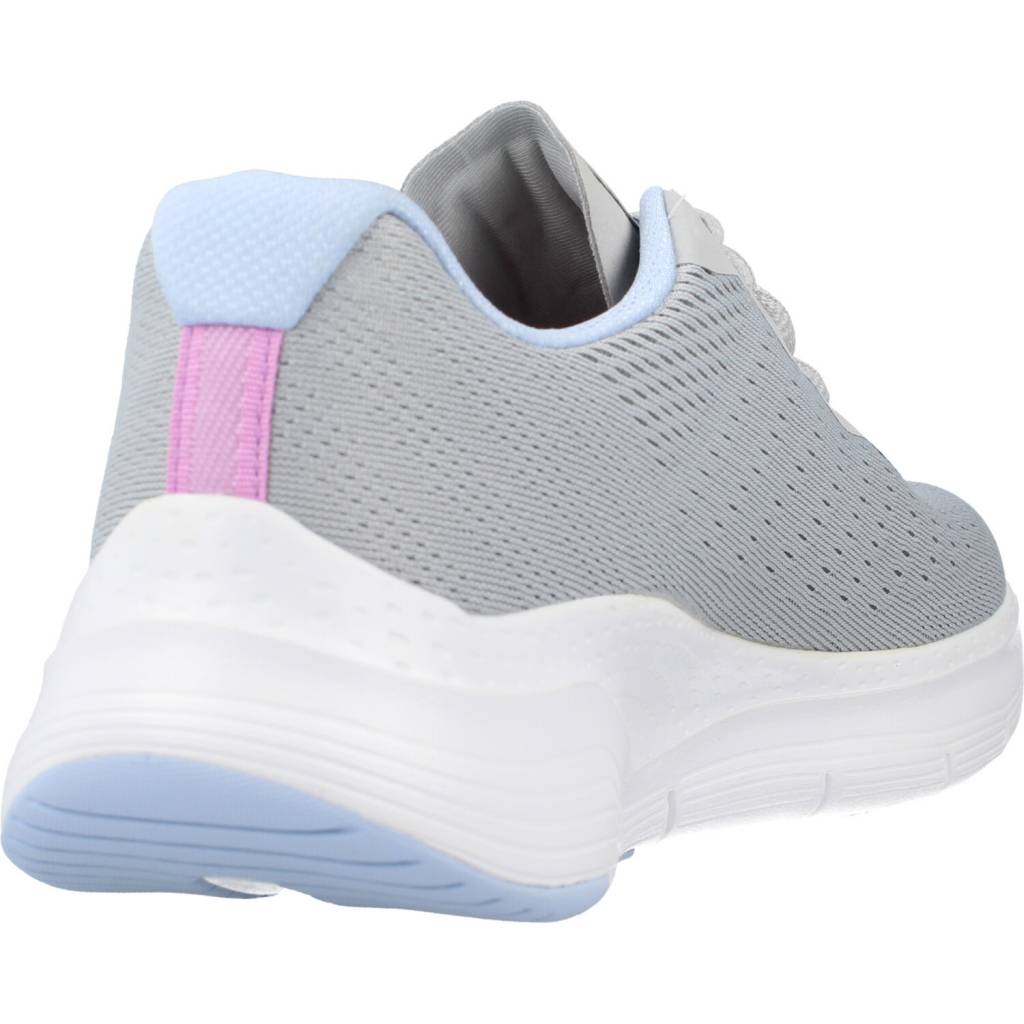 SKECHERS ARCH FIT-INFINITY COOL en color GRIS  (3)