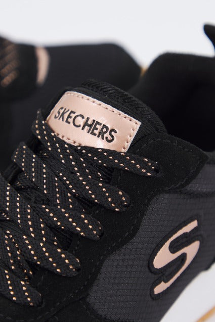 SKECHERS RETROSPECT en color NEGRO  (4)