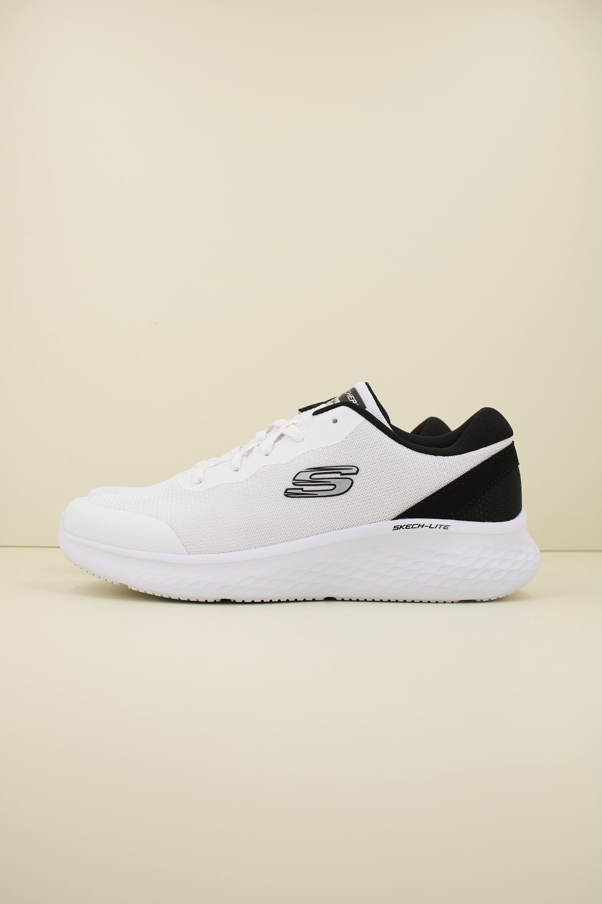 SKECHERS LITE PRO en color BLANCO  (1)